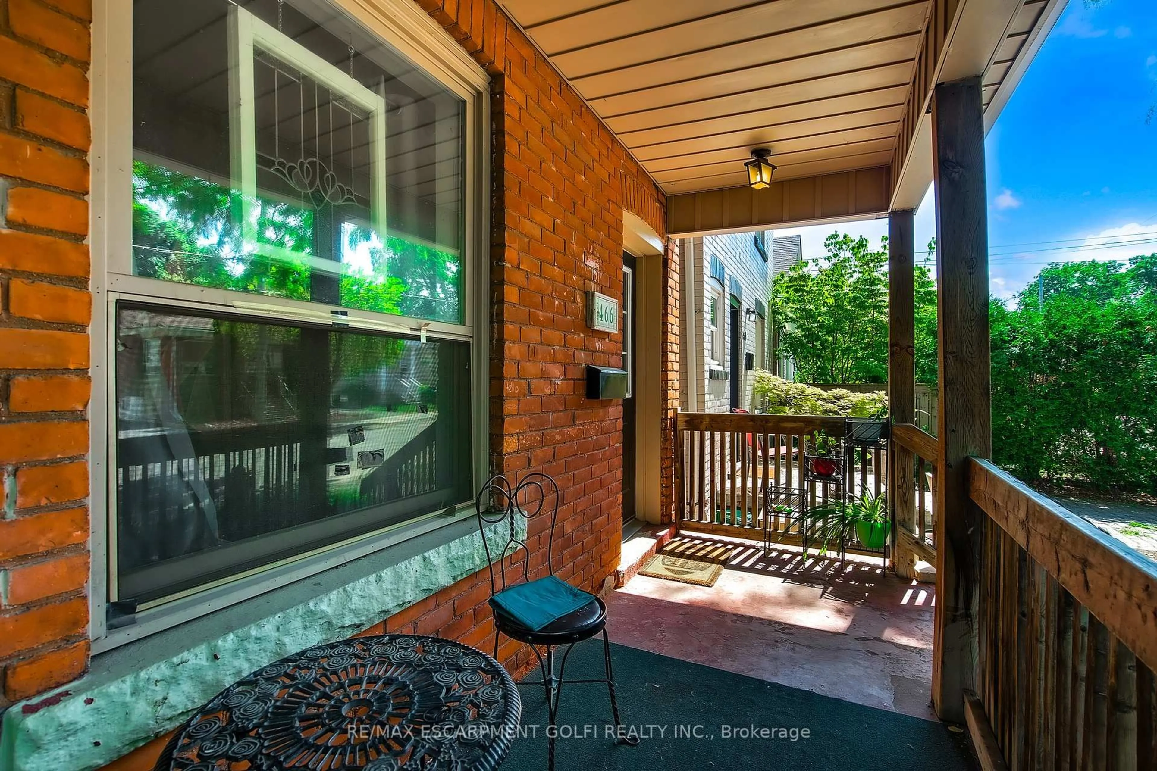 Patio, street for 466 Charlton Ave, Hamilton Ontario L8P 2E8