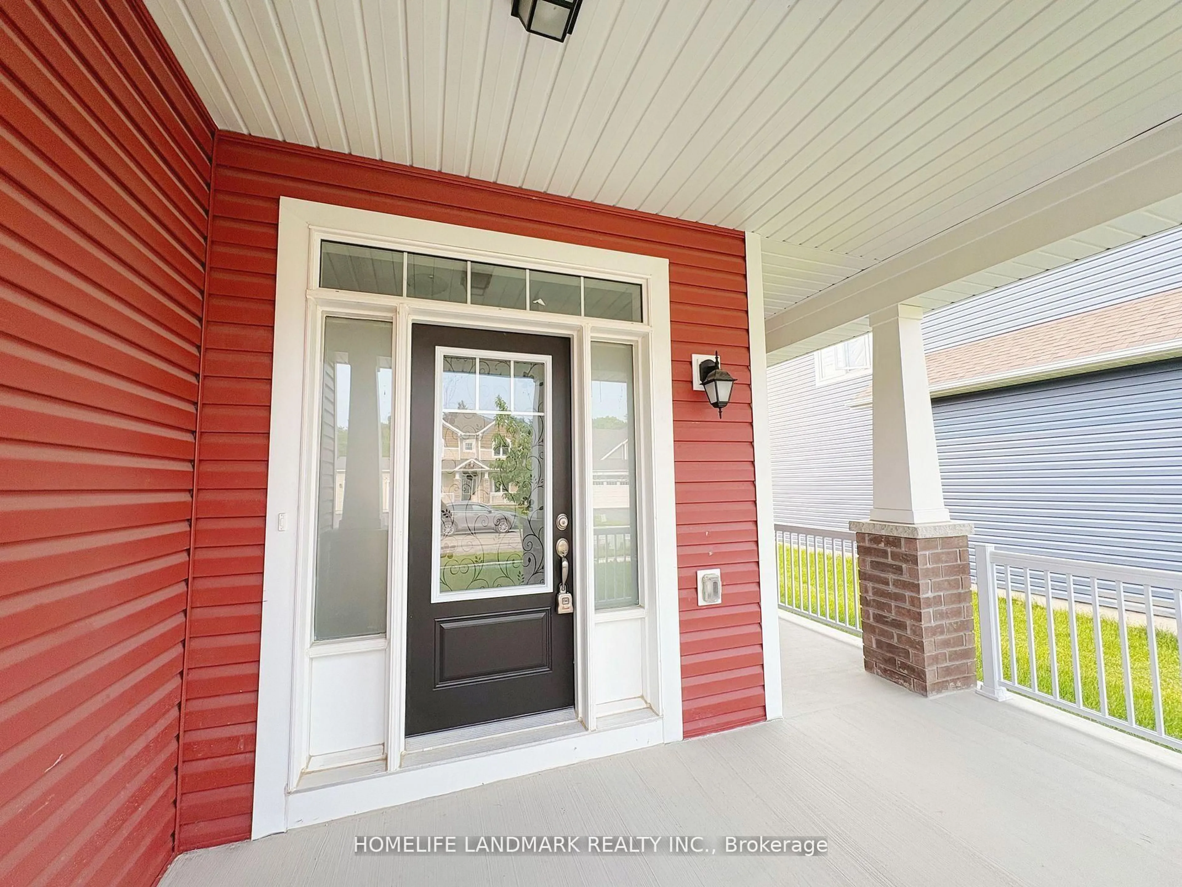 Indoor entryway for 29 Dyer Cres, Bracebridge Ontario P1L 0N4