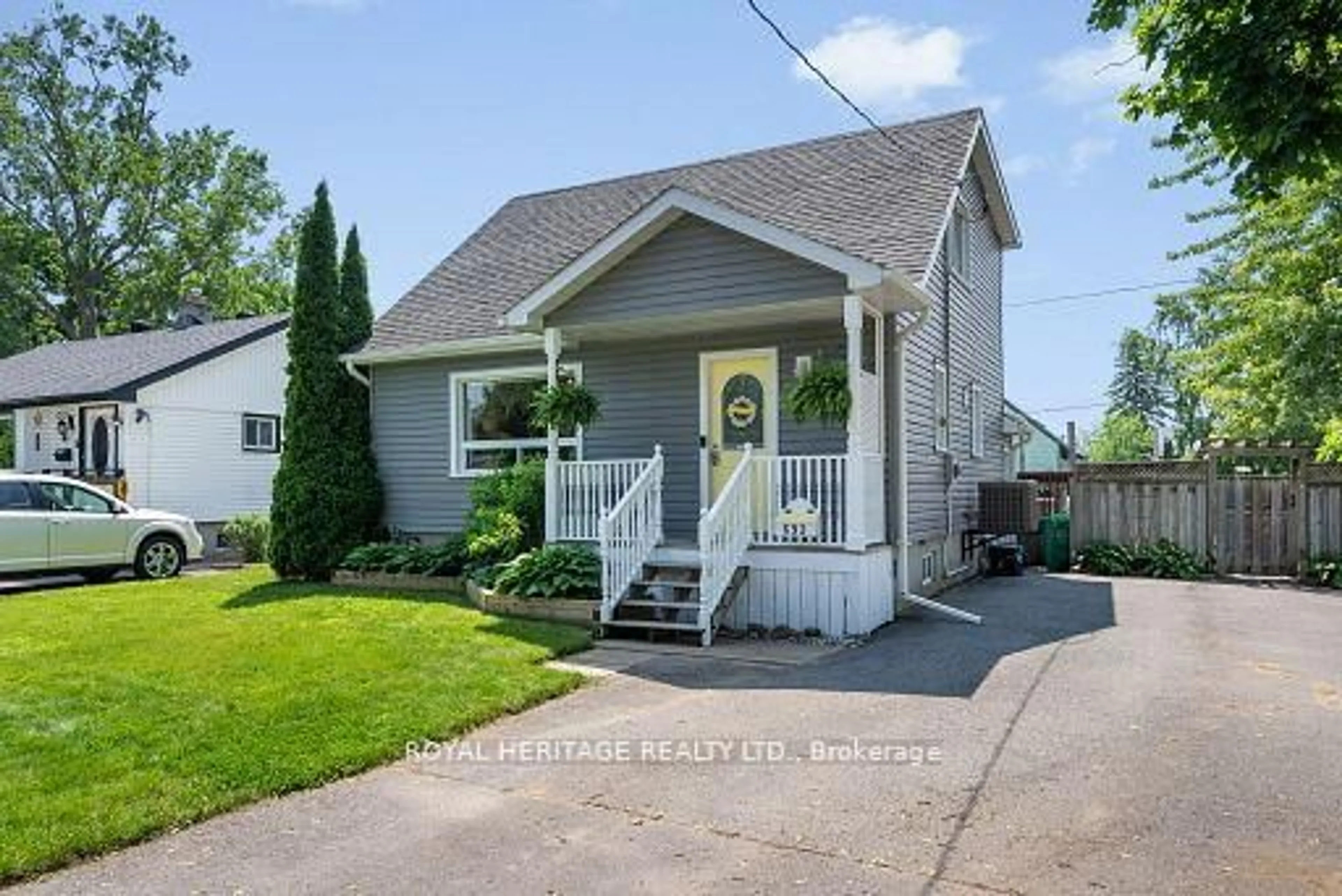 Home with vinyl exterior material, street for 693 Hawley St, Peterborough South Ontario K9J 4C7