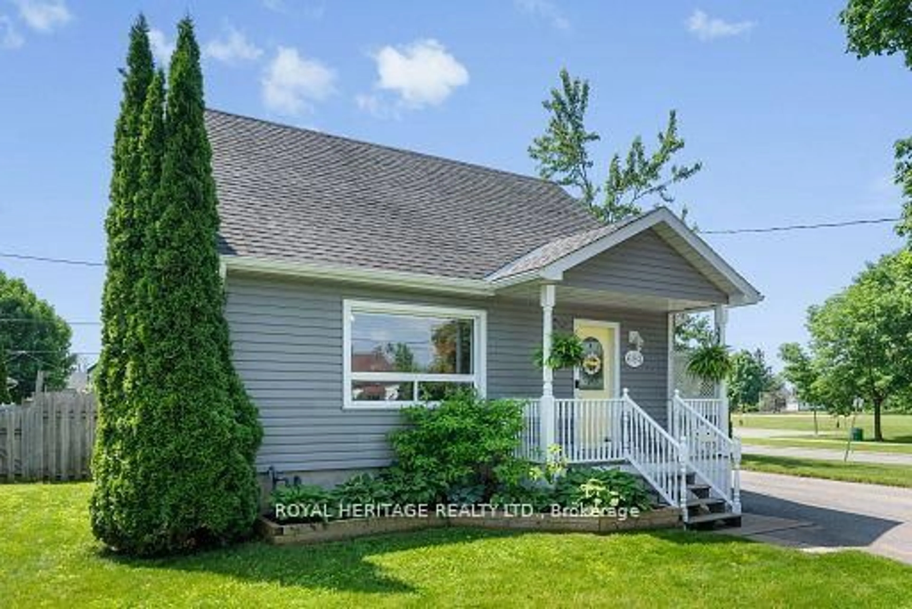 Home with vinyl exterior material, street for 693 Hawley St, Peterborough South Ontario K9J 4C7