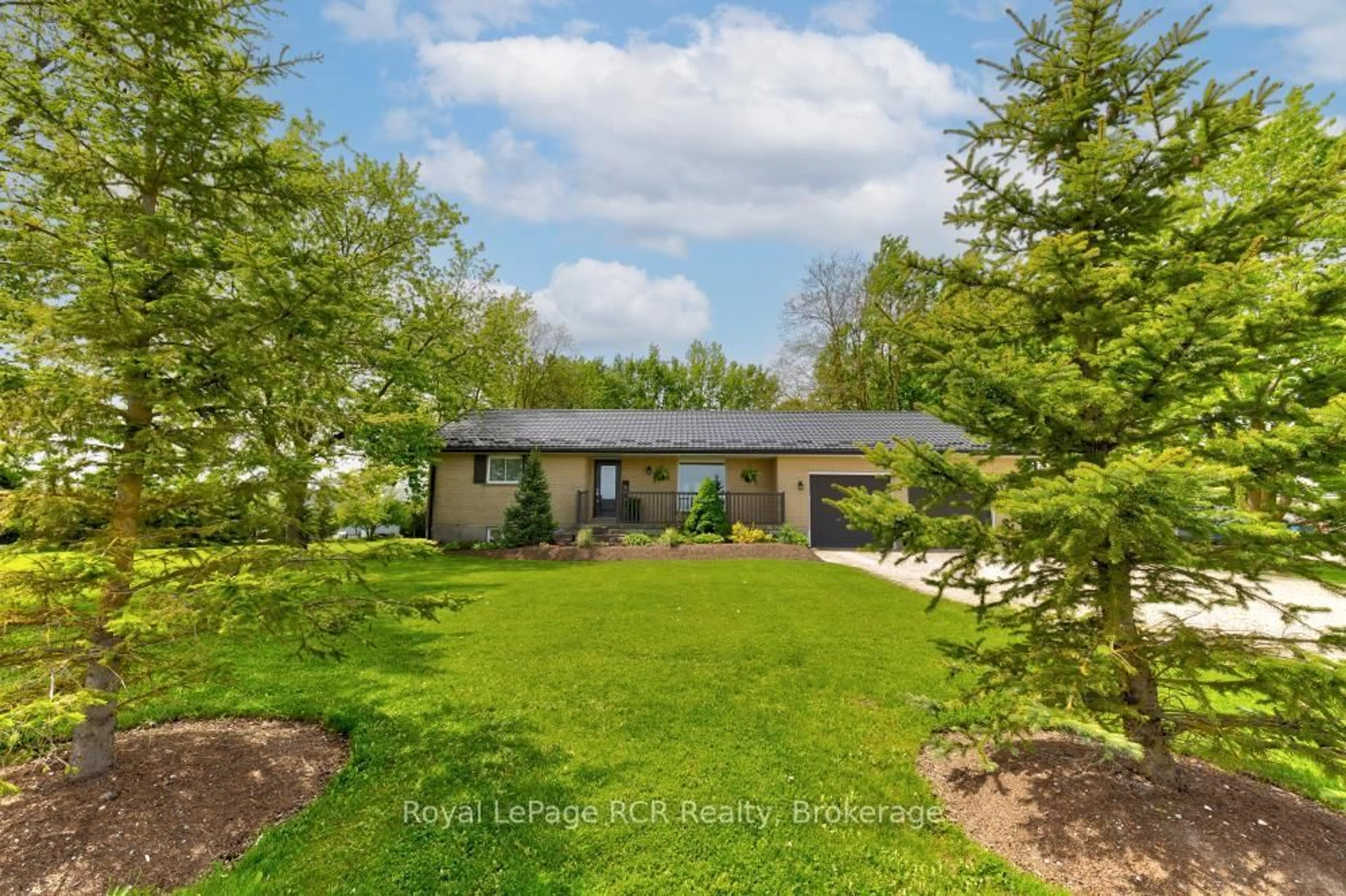 A pic from outside/outdoor area/front of a property/back of a property/a pic from drone, unknown for 8008 Wellington Road 7, Mapleton Ontario N0G 2K0