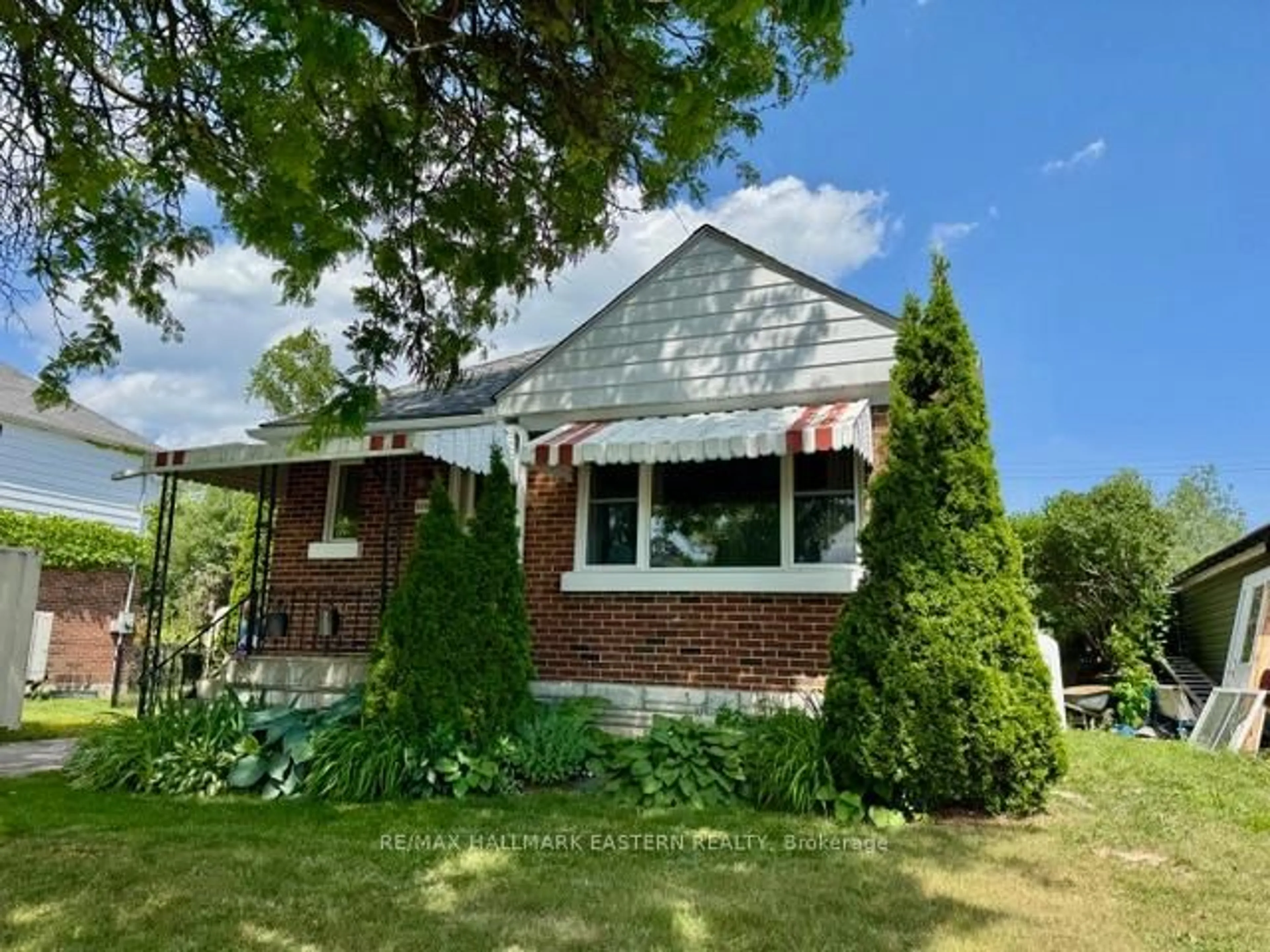 Home with brick exterior material, street for 1110 Hayes St, Peterborough Central Ontario K9J 5S8