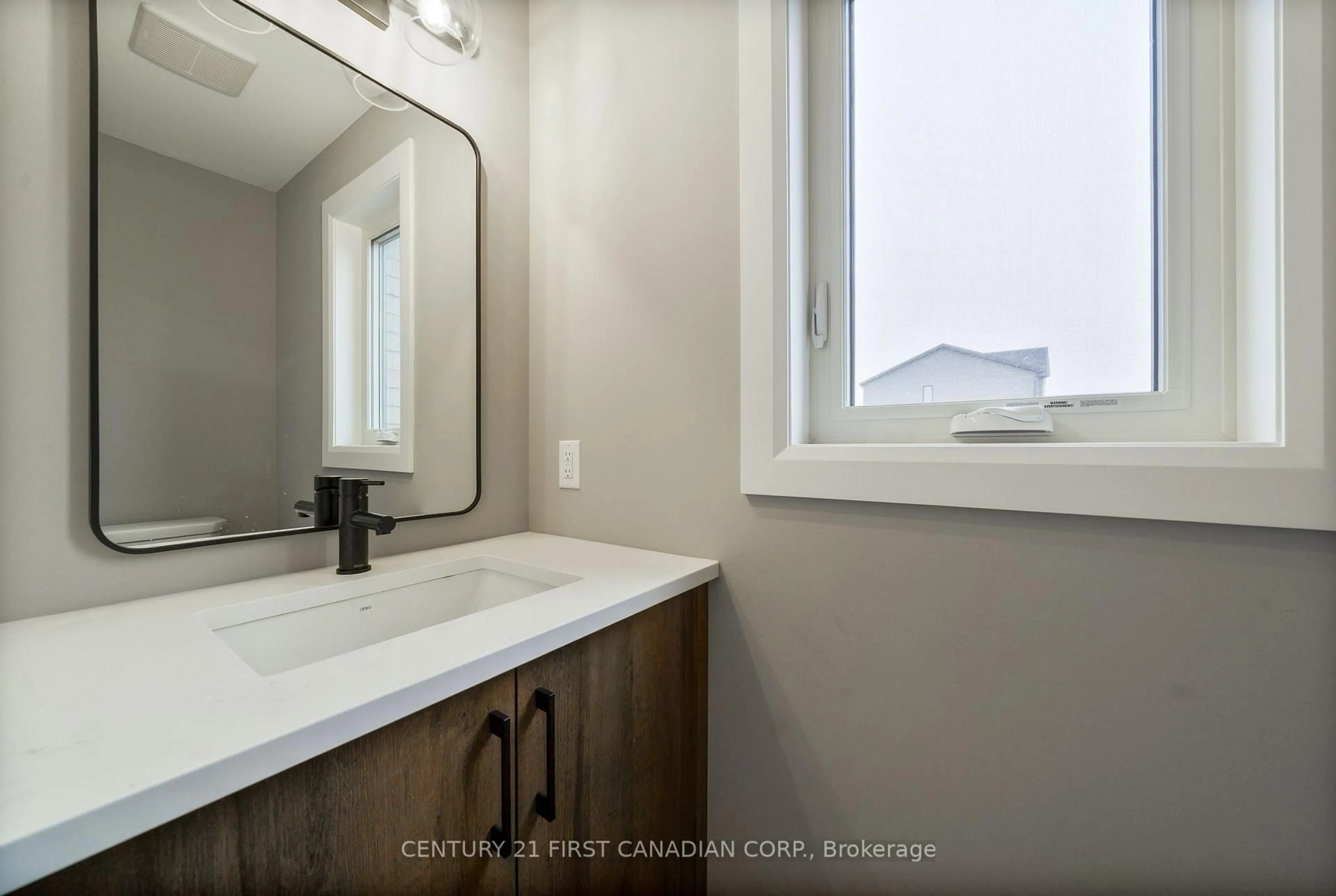 Standard bathroom, ceramic/tile floor for 649 Ketter Way, Plympton-Wyoming Ontario N0N 1T0