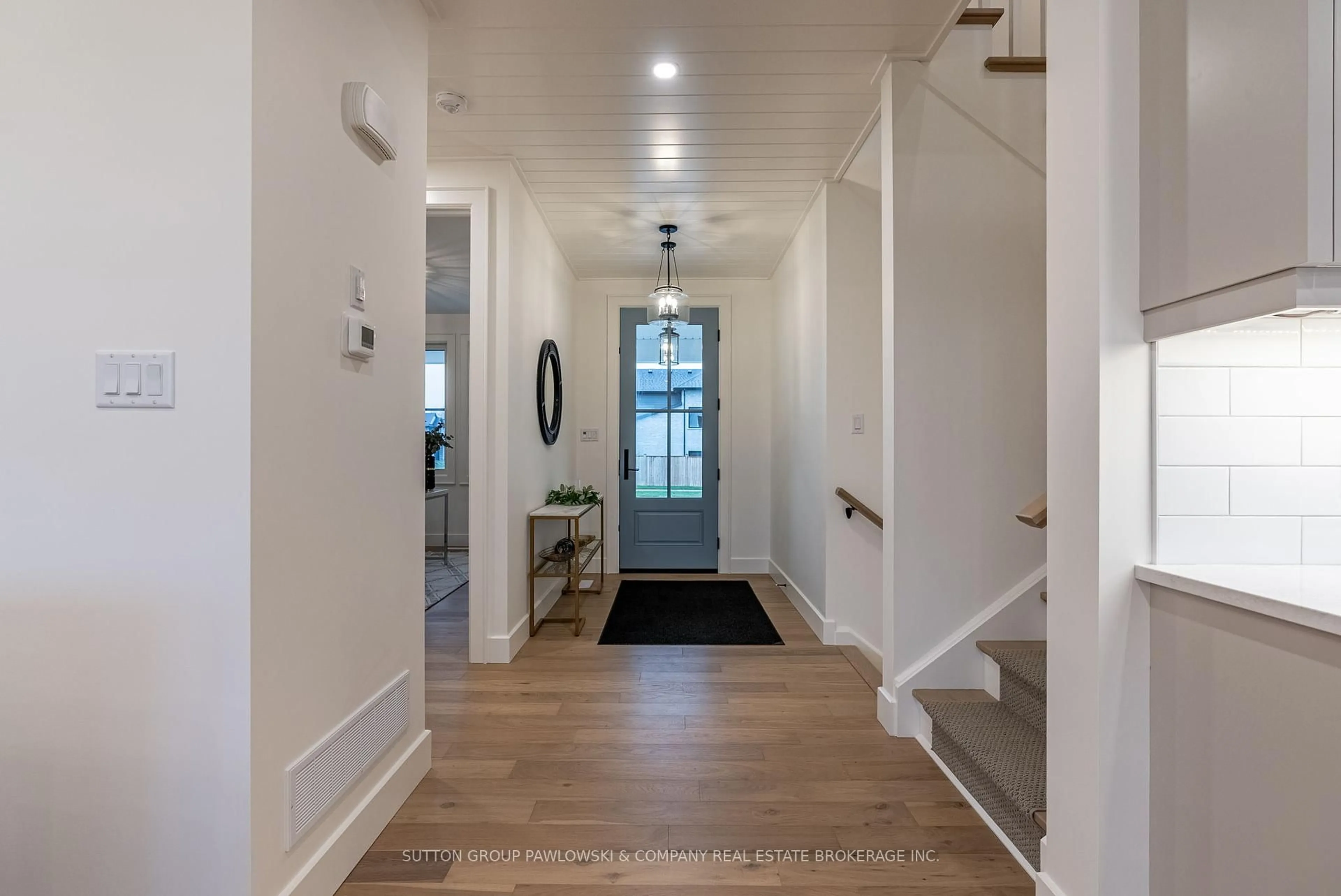 Indoor entryway for 87 ALLISTER Dr #Lot #22, Middlesex Centre Ontario N0L 1R0