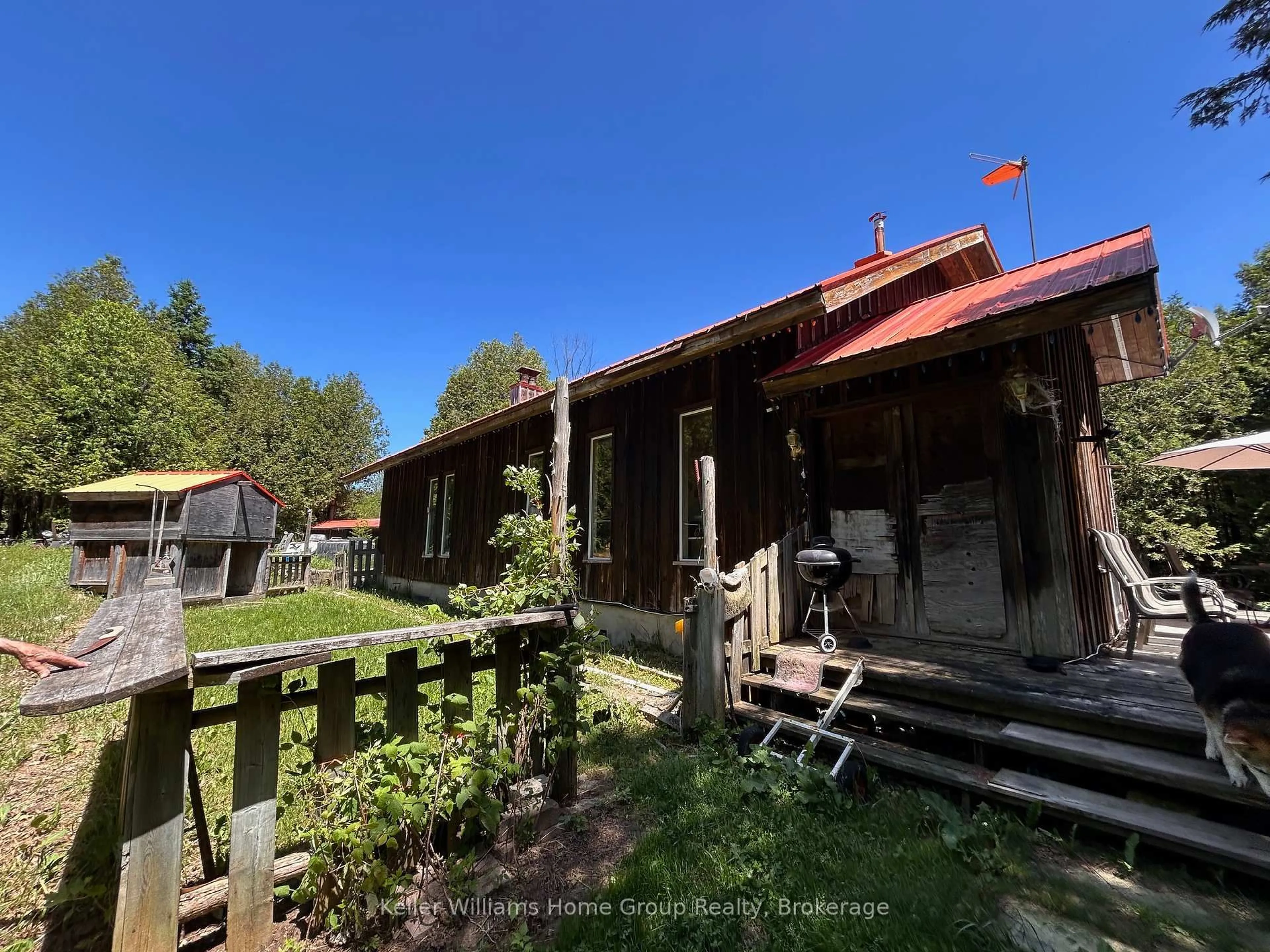 A pic from outside/outdoor area/front of a property/back of a property/a pic from drone, unknown for 135431 9th Line, Grey Highlands Ontario N0C 1H0