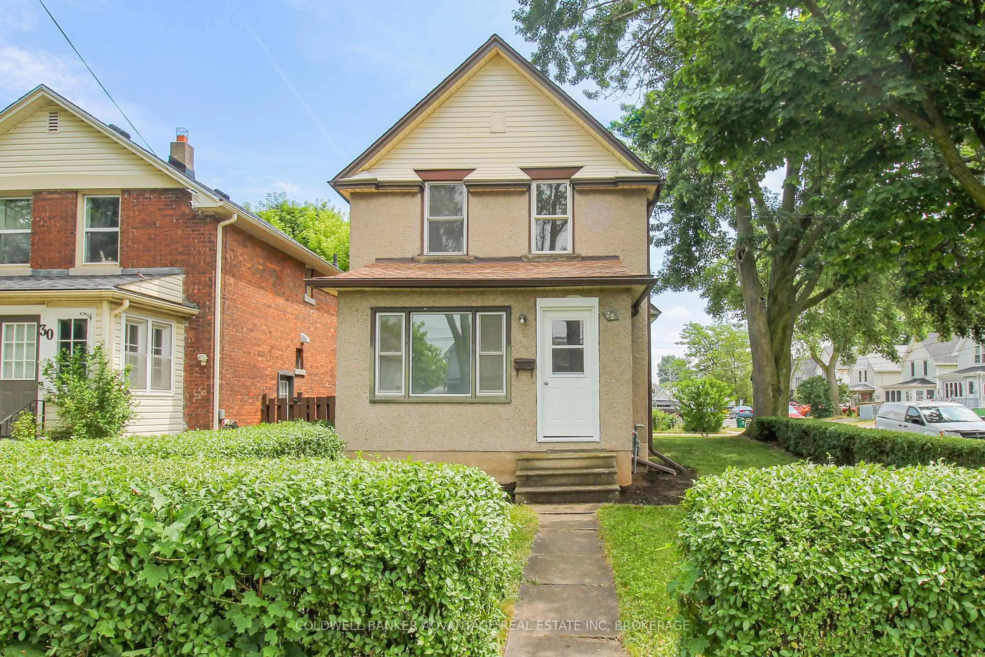 Home with brick exterior material, street for 28 Myrtle Ave, Welland Ontario L3B 2B1