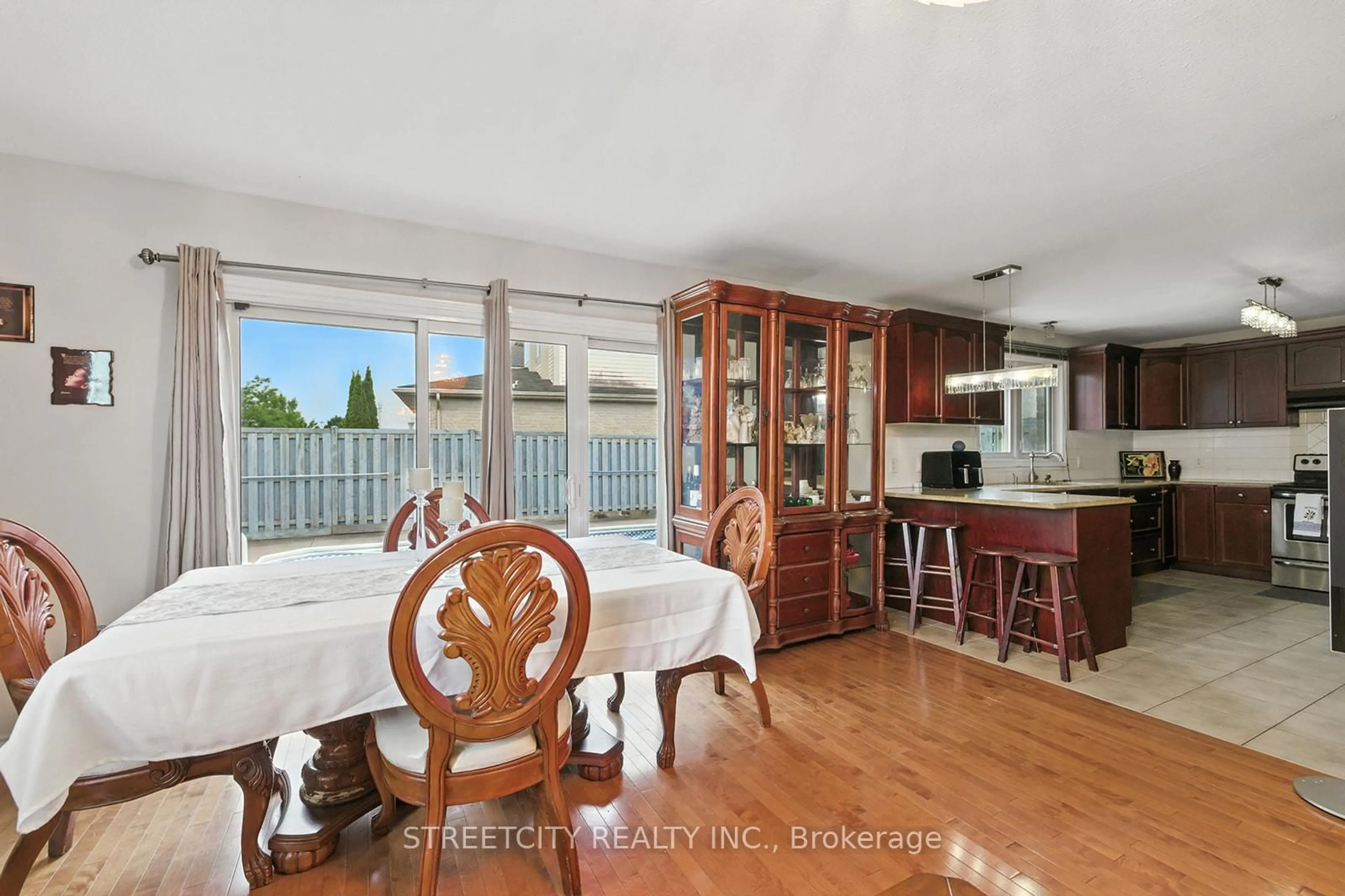 Dining room, unknown for 1673 Mcneil Rd, London South Ontario N6M 0A3
