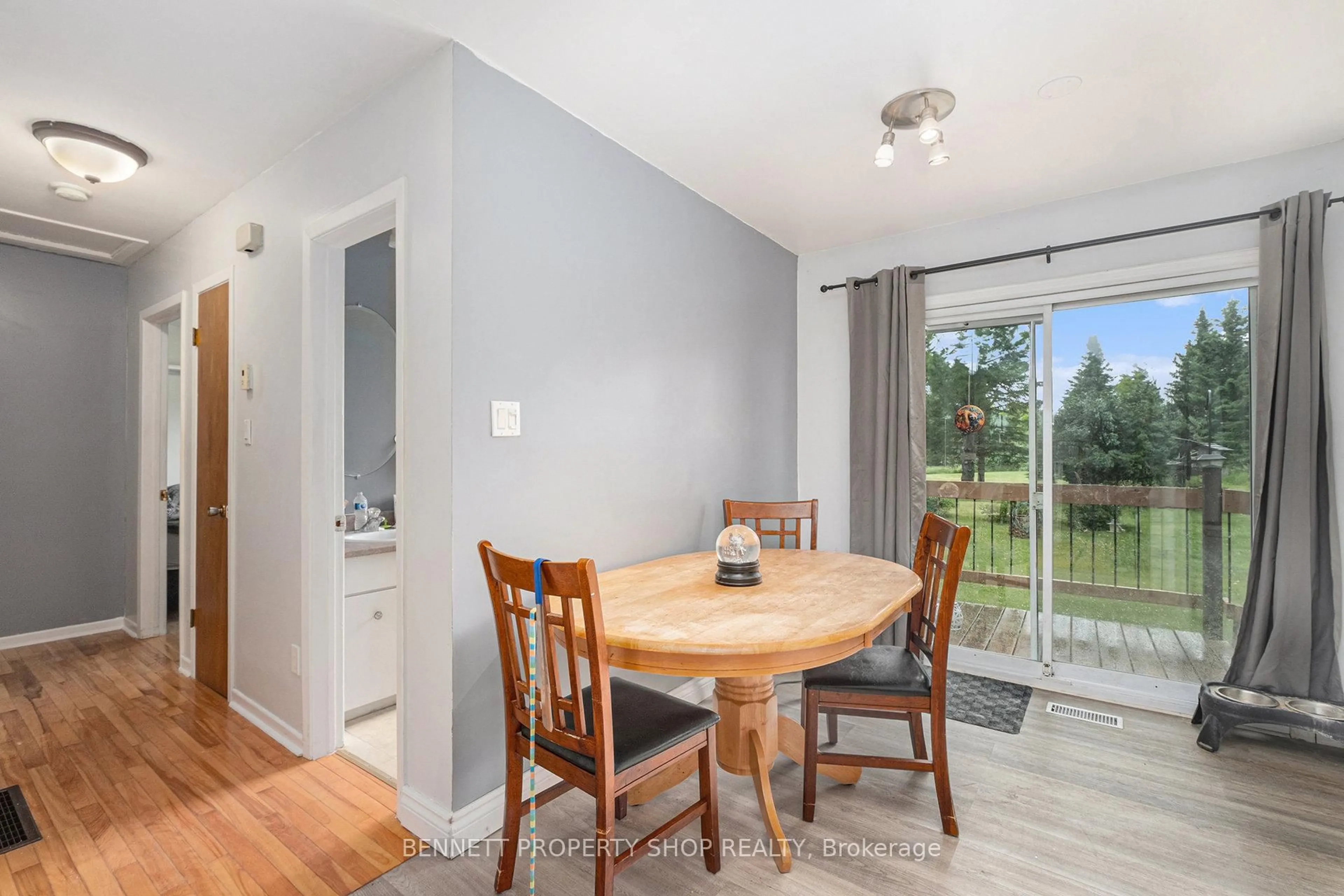 Dining room, wood/laminate floor for 350 Kelly Jordan Rd, Smiths Falls Ontario K7A 4S4