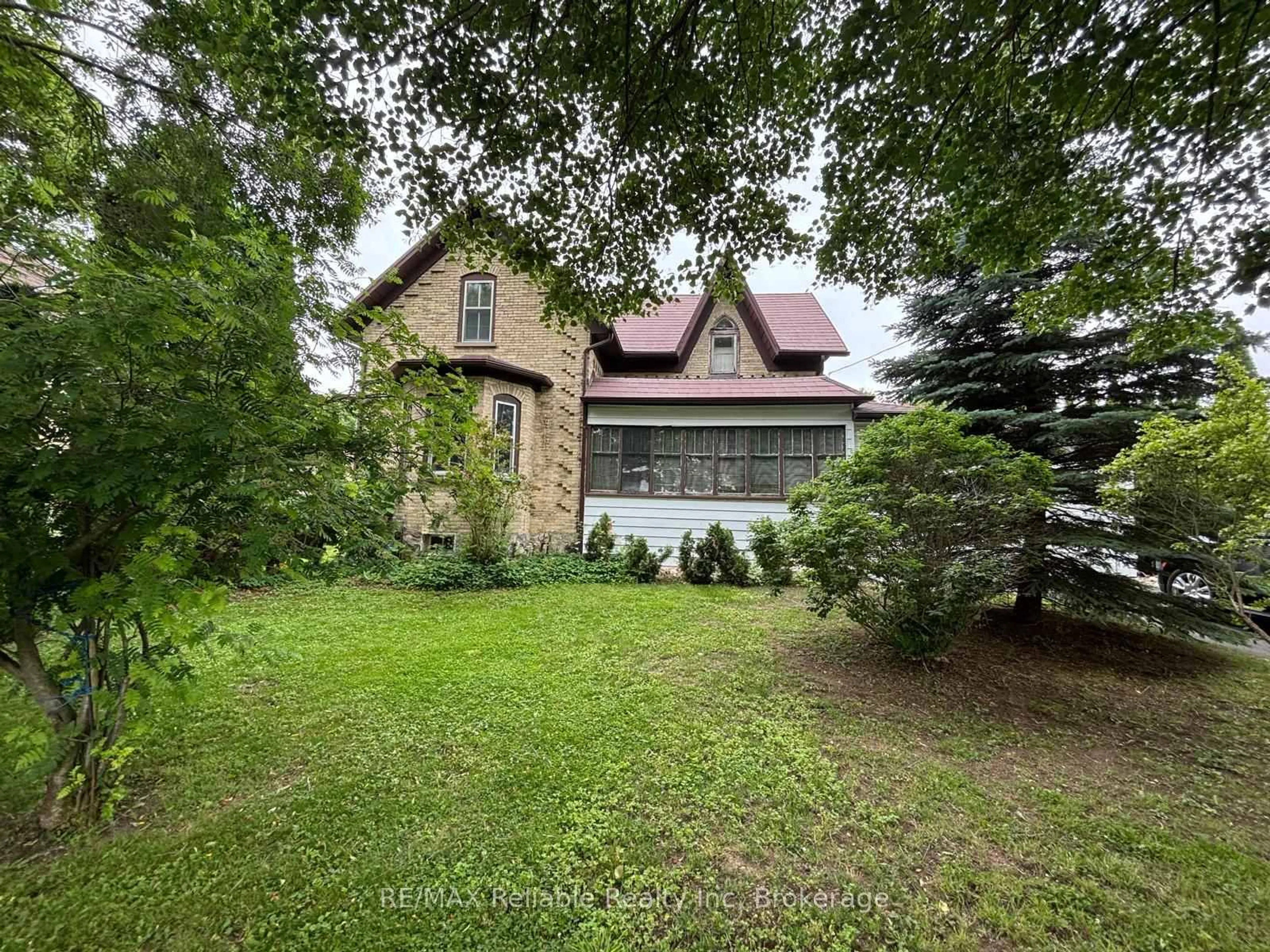 A pic from outside/outdoor area/front of a property/back of a property/a pic from drone, building for 26 Goshen St, Bluewater Ontario N0M 2T0
