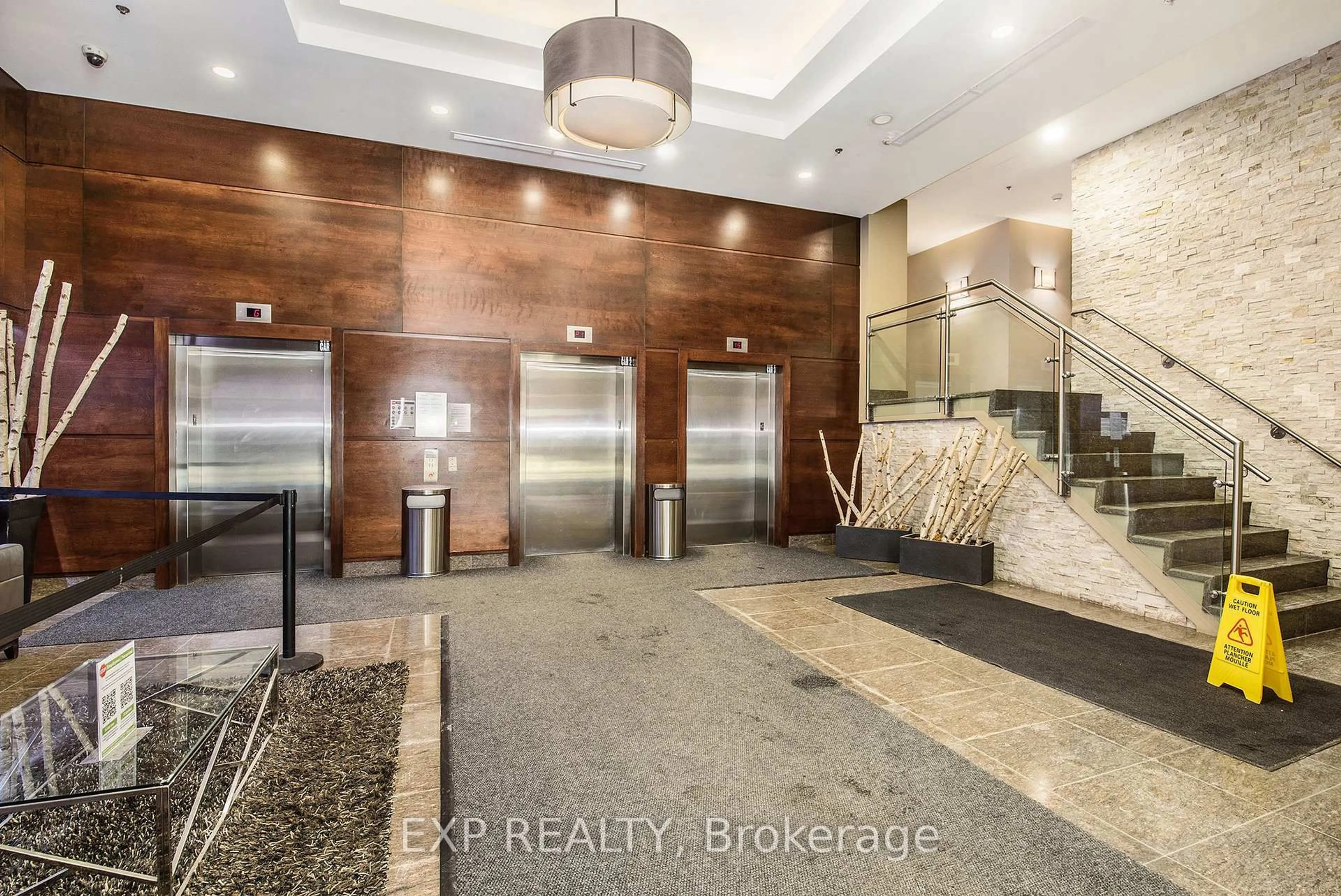 Lobby for 238 Besserer St #609, Ottawa Ontario K1N 6B1