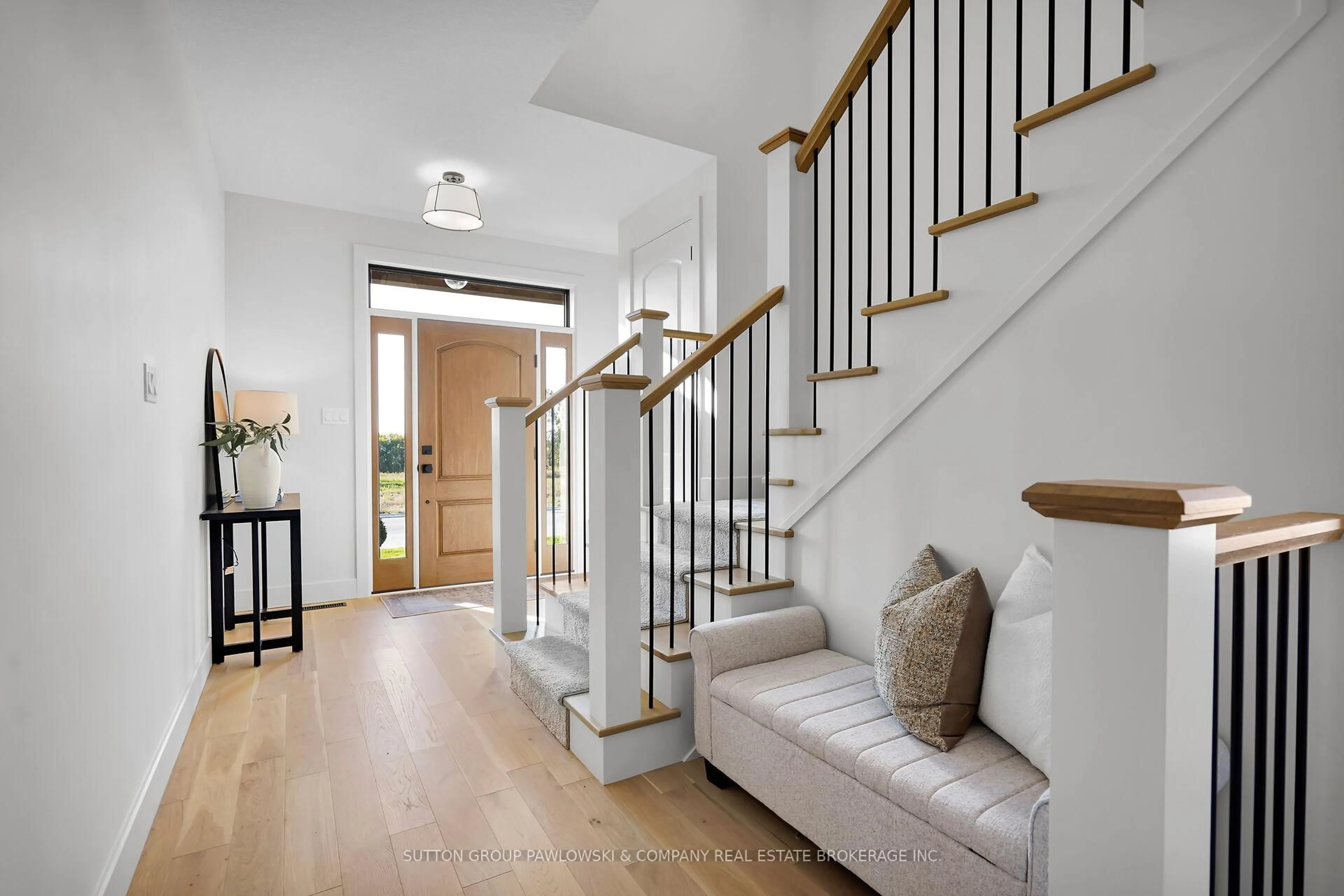 Indoor entryway for 48 Allister Dr #Lot 103, Middlesex Centre Ontario N0L 1R0