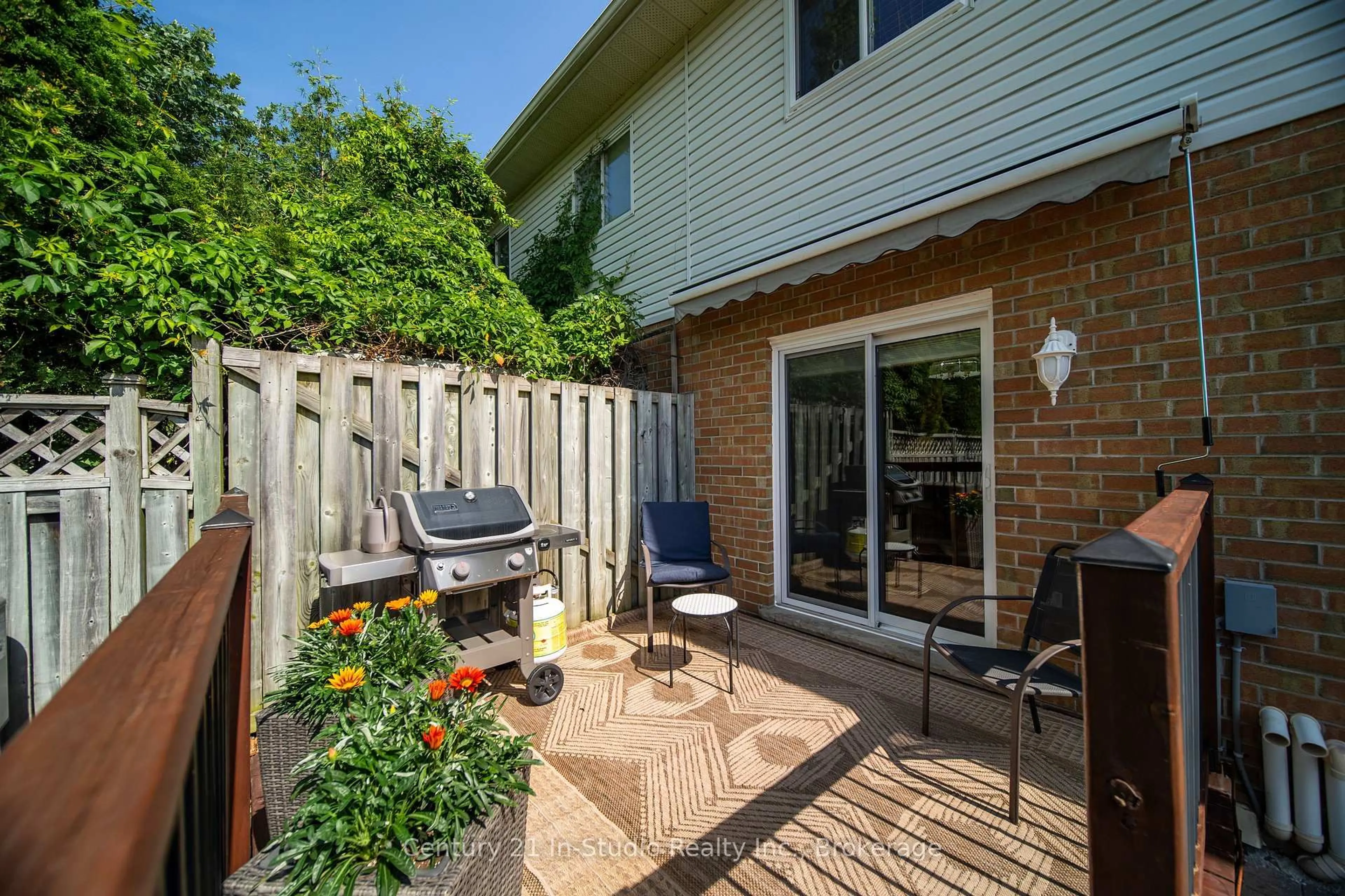 Patio, street for 893 25th A St, Owen Sound Ontario N4K 6W6