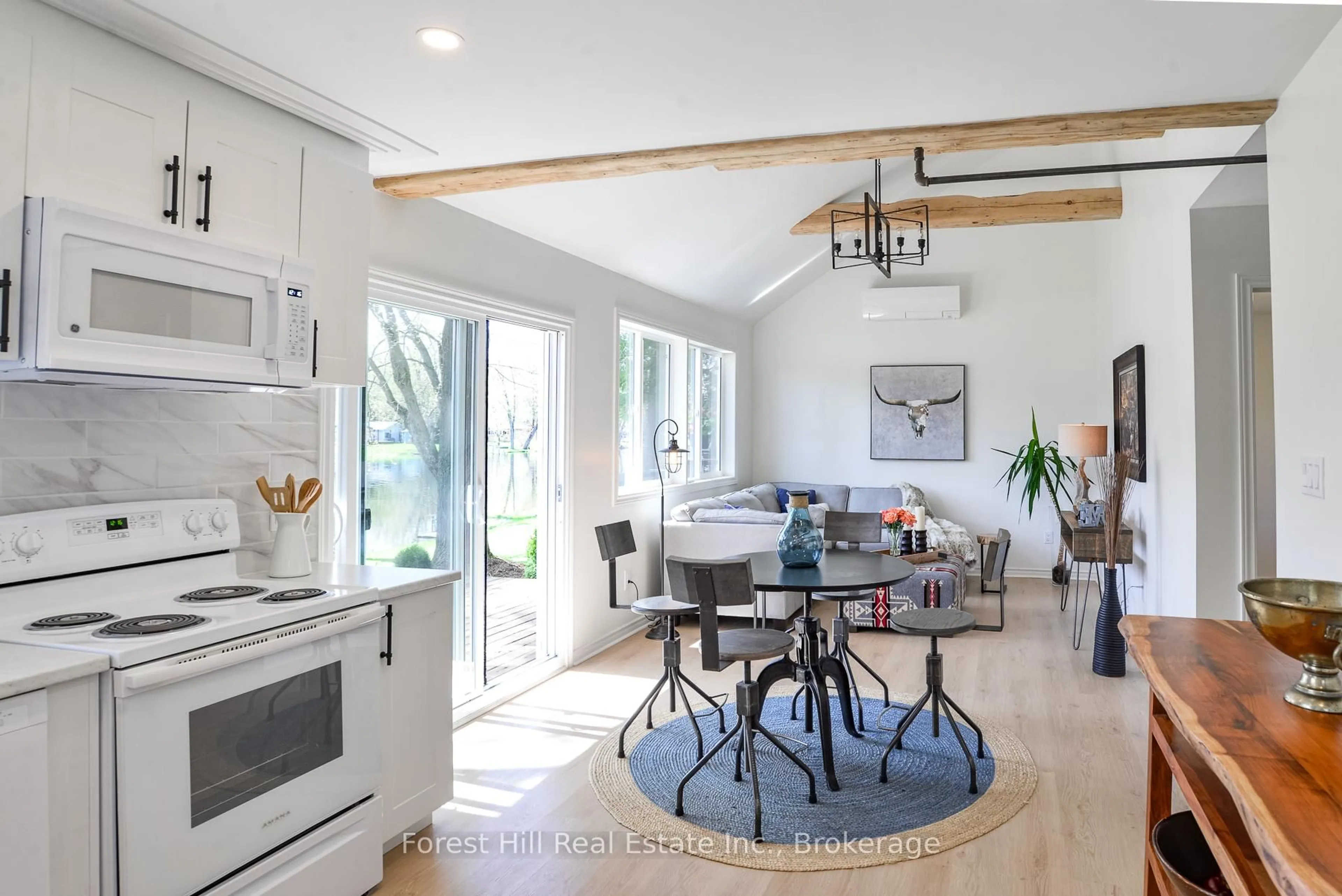 Open concept kitchen, ceramic/tile floor for 1036 BAGLEY Rd, Gravenhurst Ontario P0E 1N0