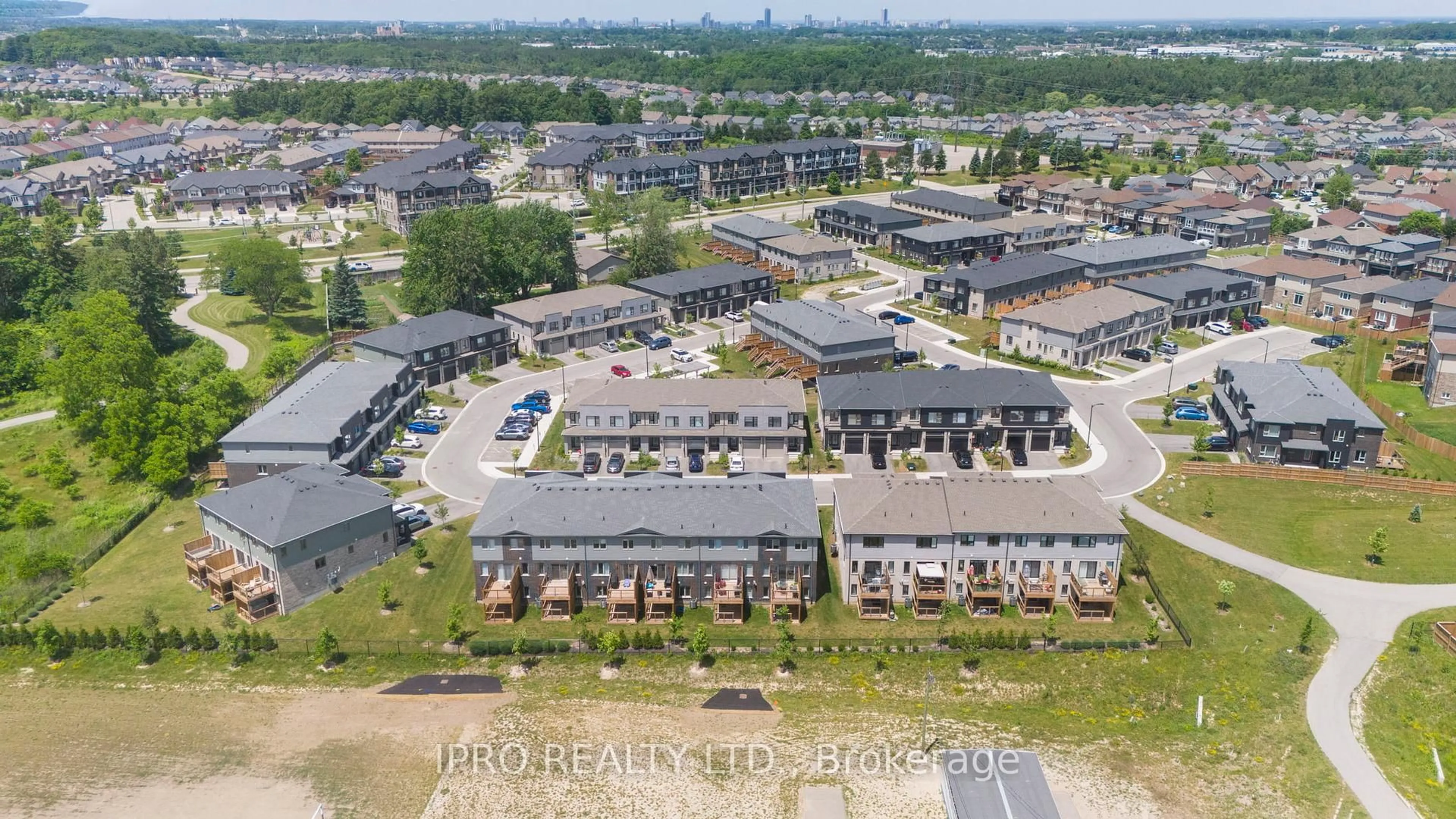 A pic from outside/outdoor area/front of a property/back of a property/a pic from drone, street for 78 Pony Way, Kitchener Ontario N2R 0R8