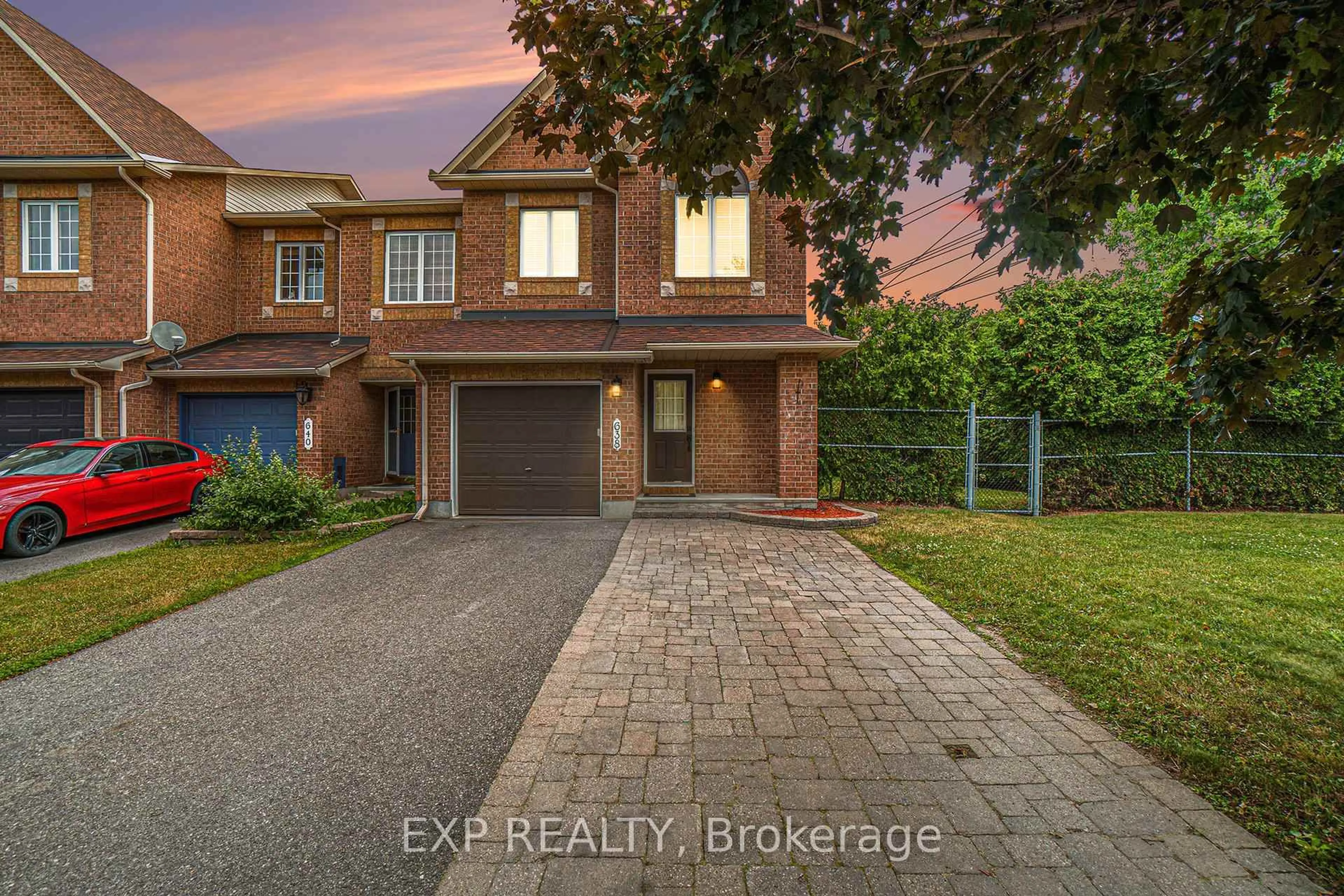 A pic from outside/outdoor area/front of a property/back of a property/a pic from drone, street for 638 Casabella Dr, Ottawa Ontario K4A 4G1