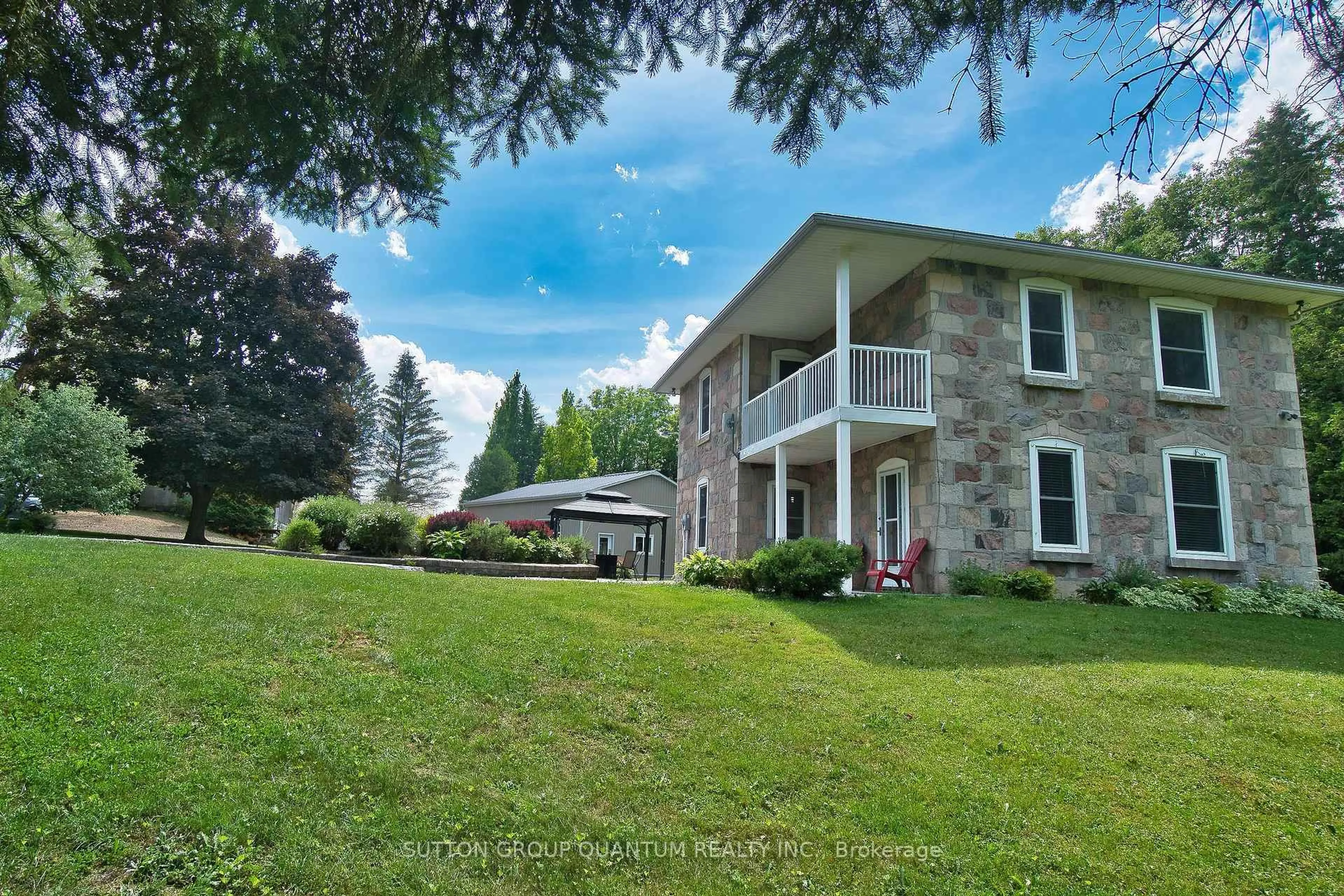 A pic from outside/outdoor area/front of a property/back of a property/a pic from drone, unknown for 5354 Fifth Line, Erin Ontario N0B 1T0
