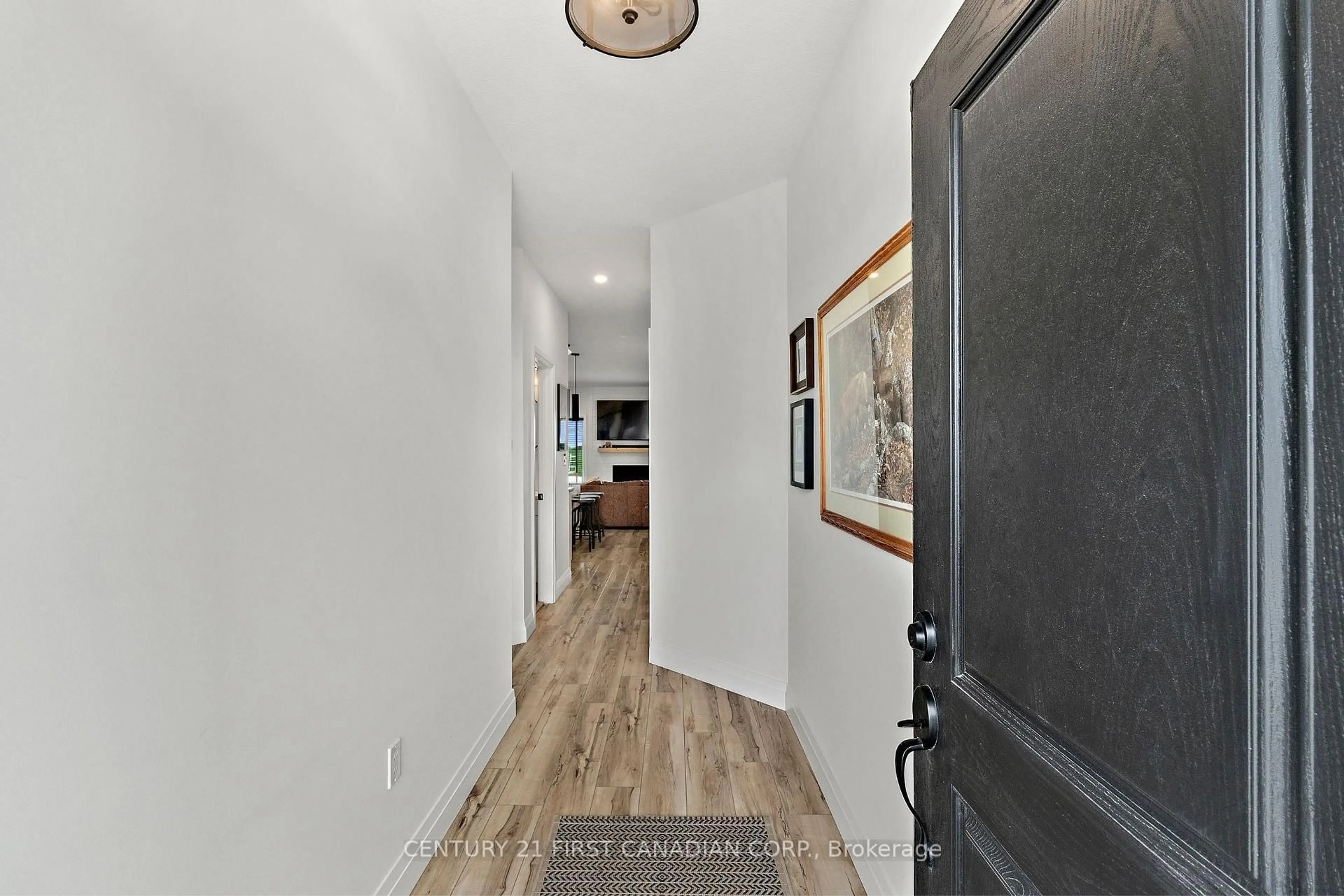 Indoor entryway for 672 Ketter Way, Plympton-Wyoming Ontario N0N 1T0