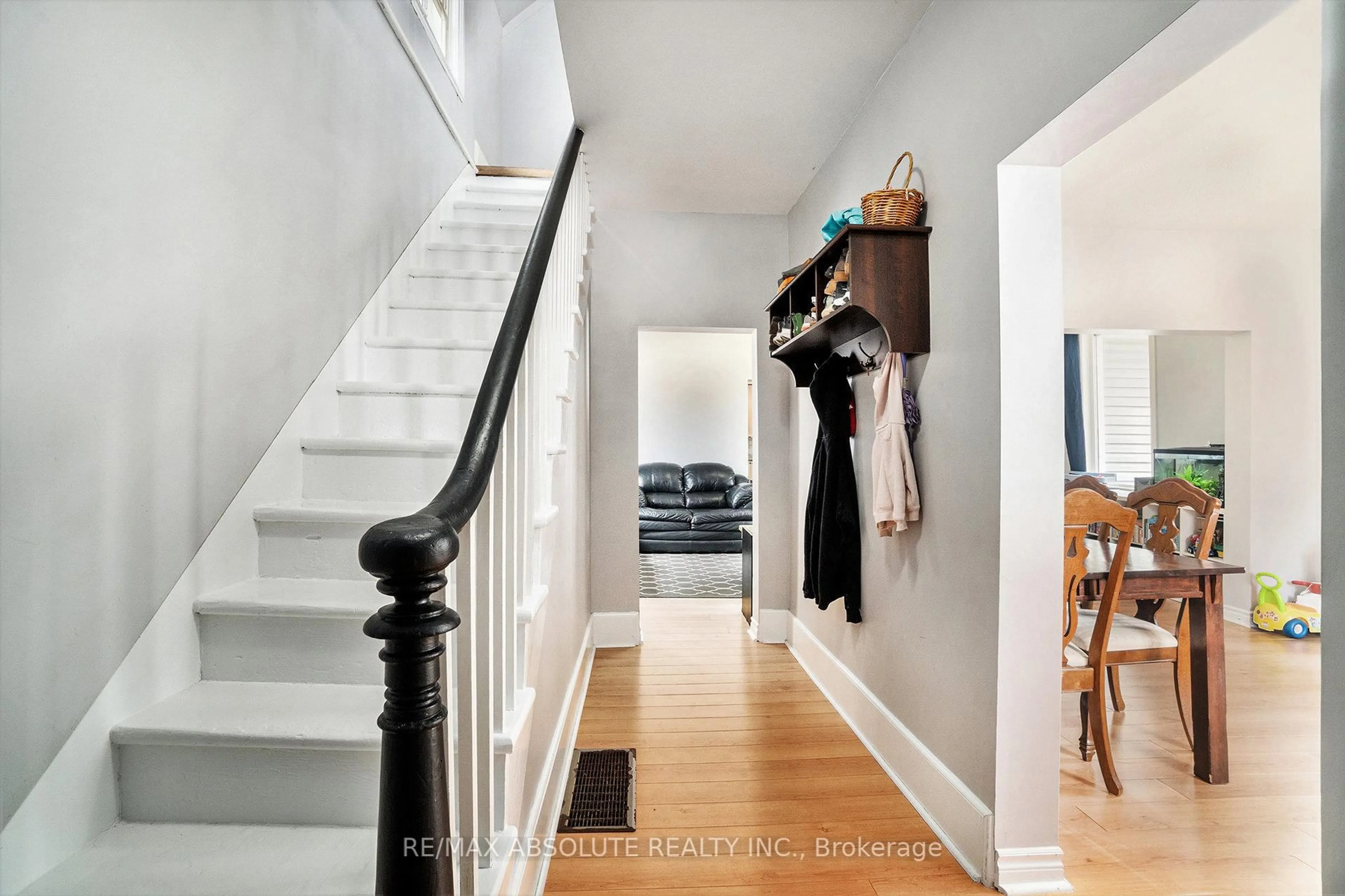 Indoor entryway for 23 Edward St, Arnprior Ontario K7S 2X3
