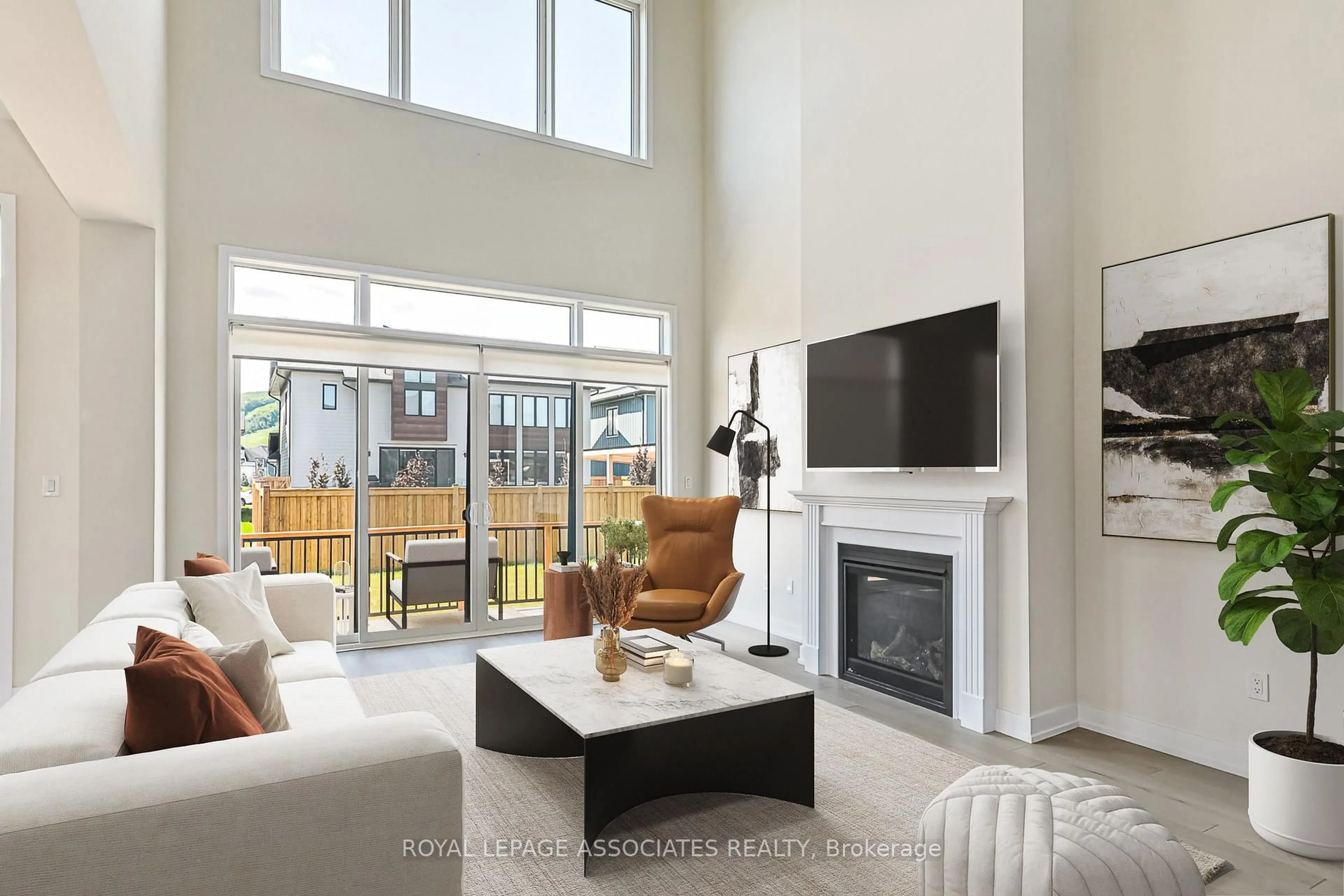 Living room with furniture, unknown for 111 Cattail Cres, Blue Mountains Ontario L9Y 5J6