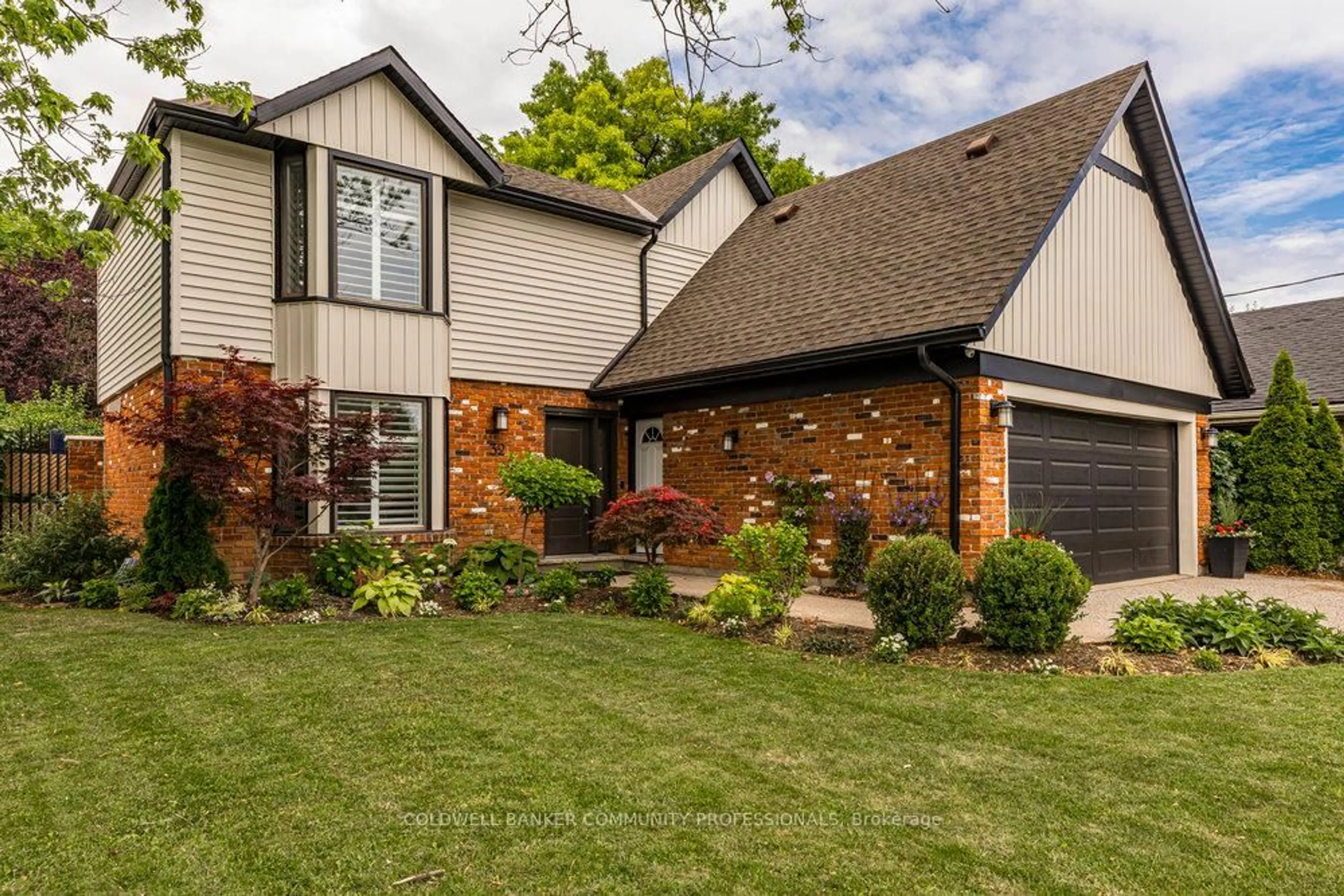 Home with brick exterior material, street for 32 Galbraith Dr, Hamilton Ontario L8G 1Z8