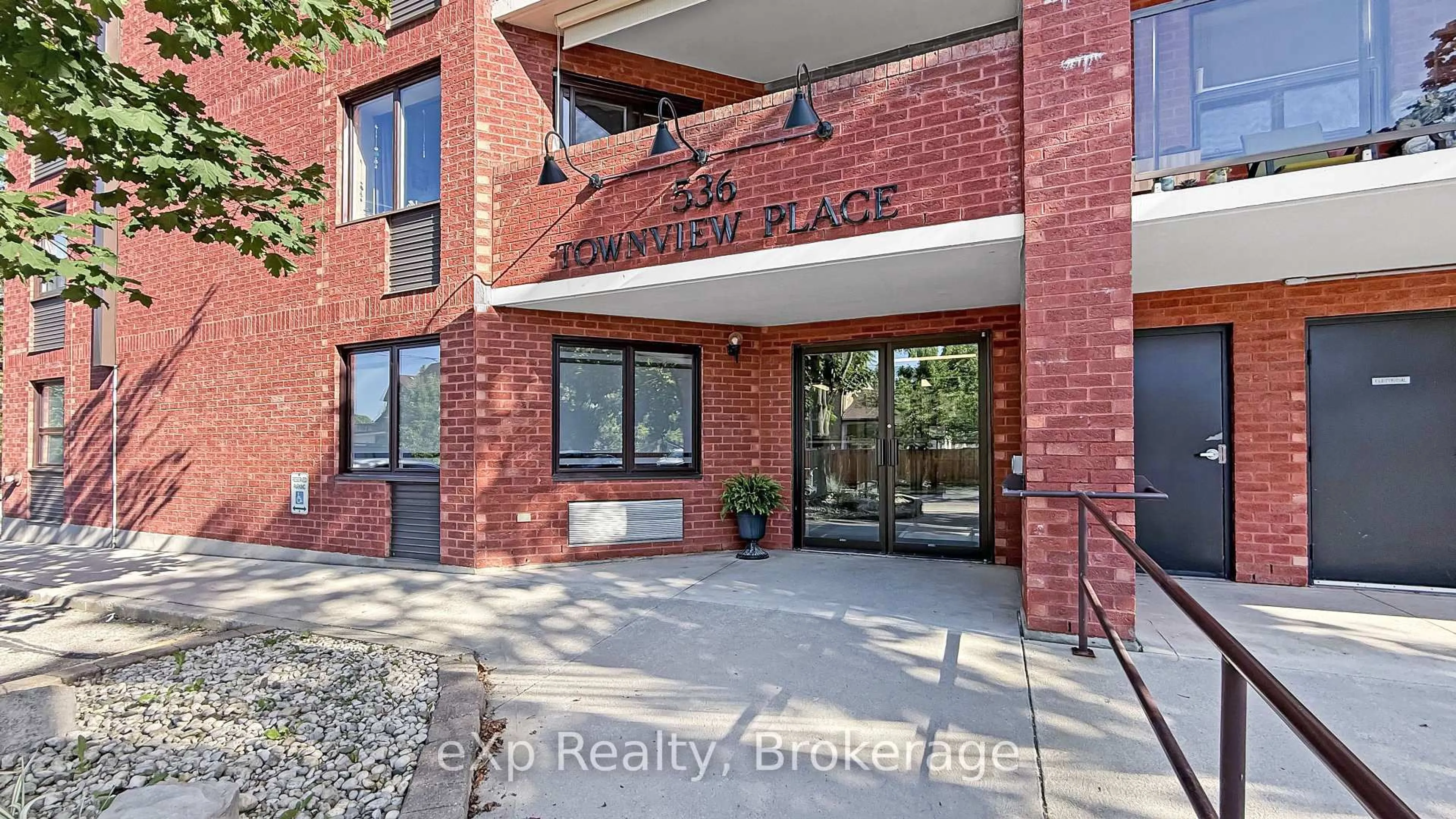 Unknown for 536 11th Ave #404, Hanover Ontario N4N 2S4