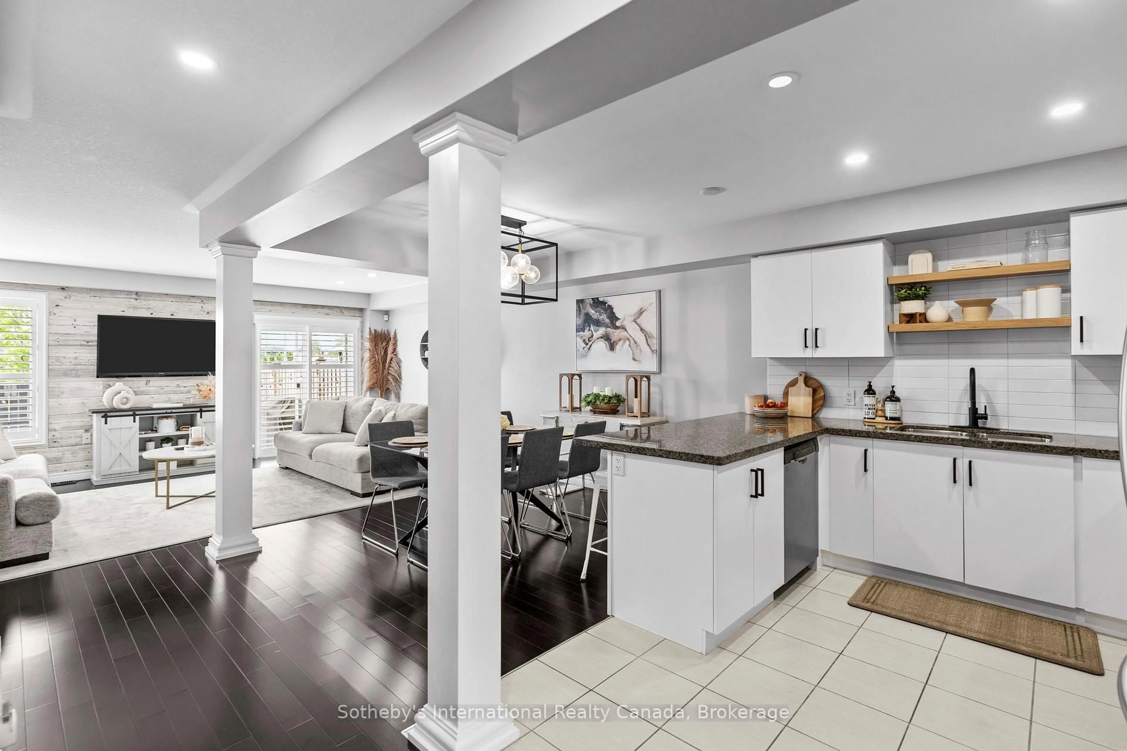 Open concept kitchen, ceramic/tile floor for 356 Pinehill Dr, Hamilton Ontario L0R 1P0