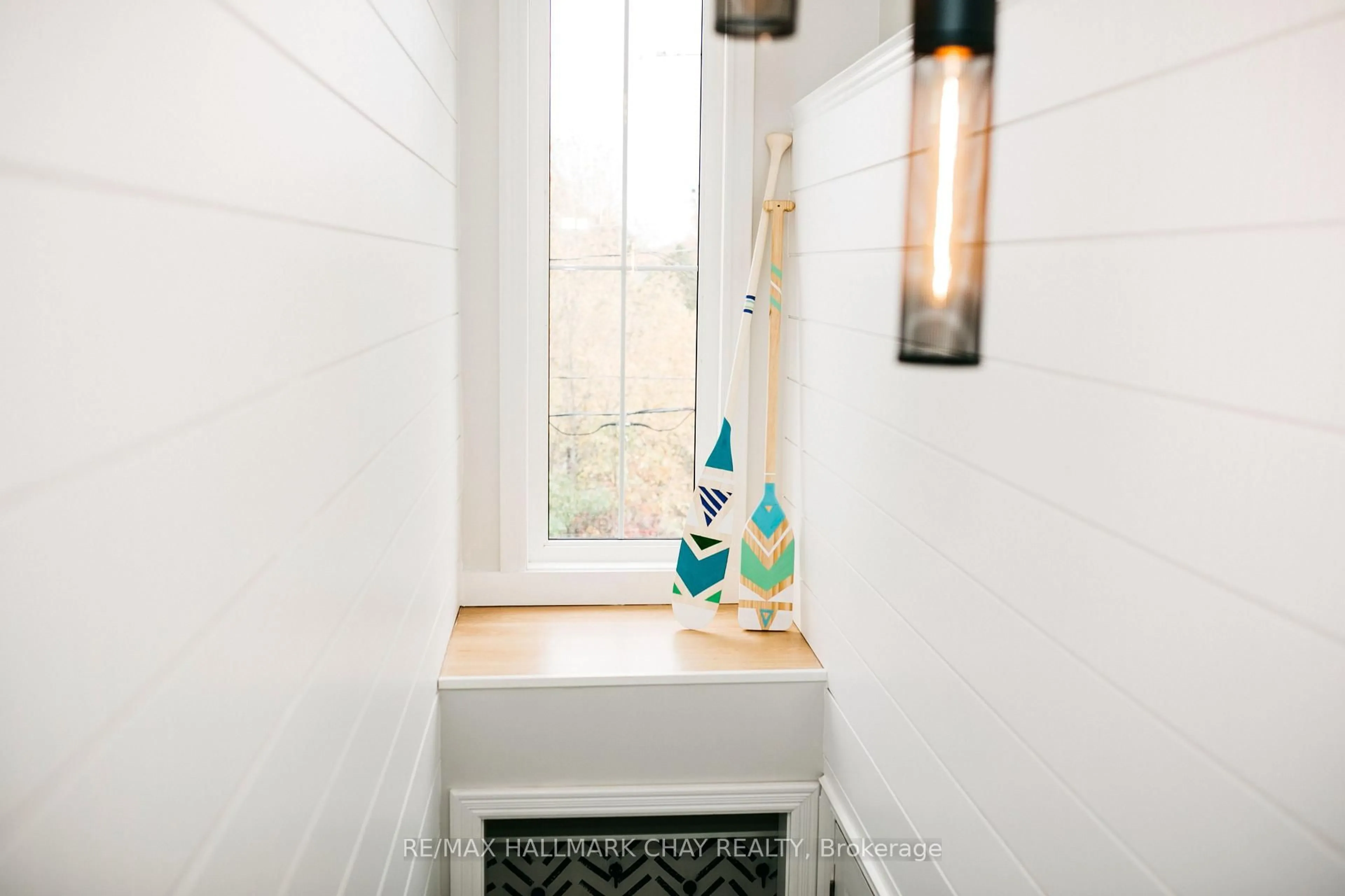 Contemporary bathroom, ceramic/tile floor for 113 Revell St, Gravenhurst Ontario P1P 0E3