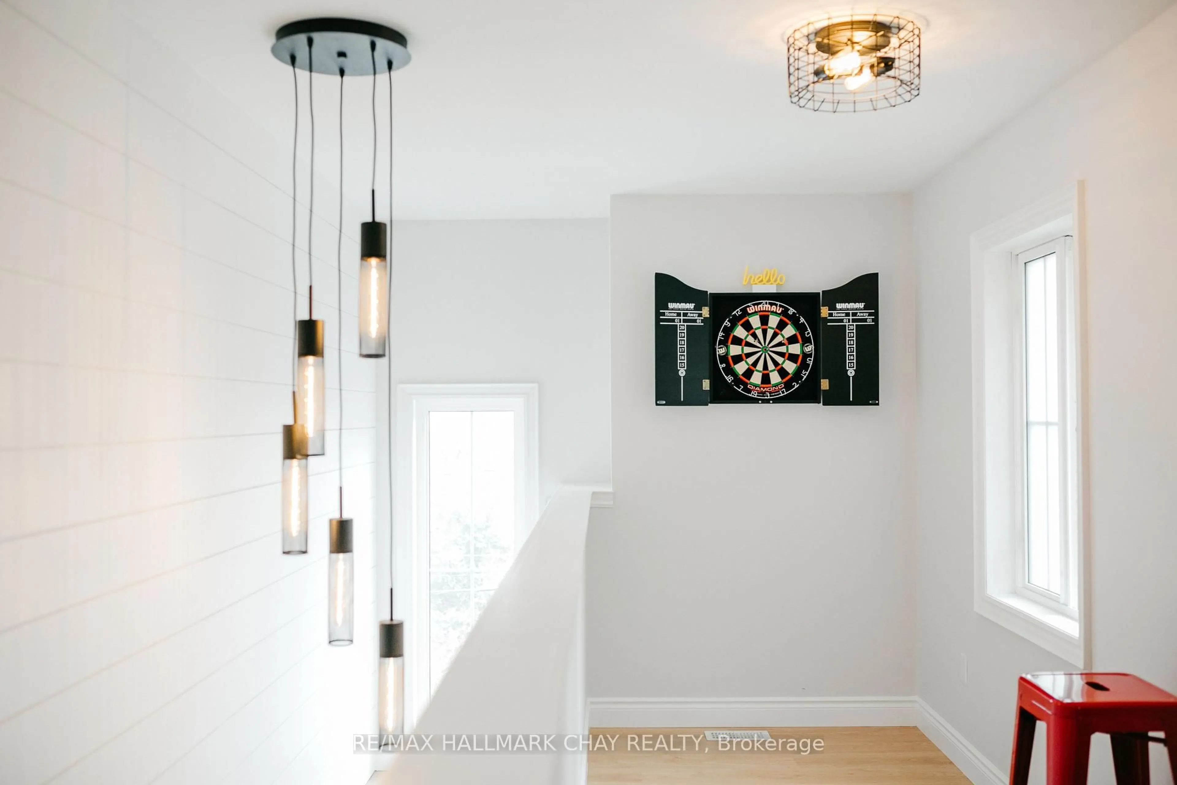 Indoor entryway for 113 Revell St, Gravenhurst Ontario P1P 0E3