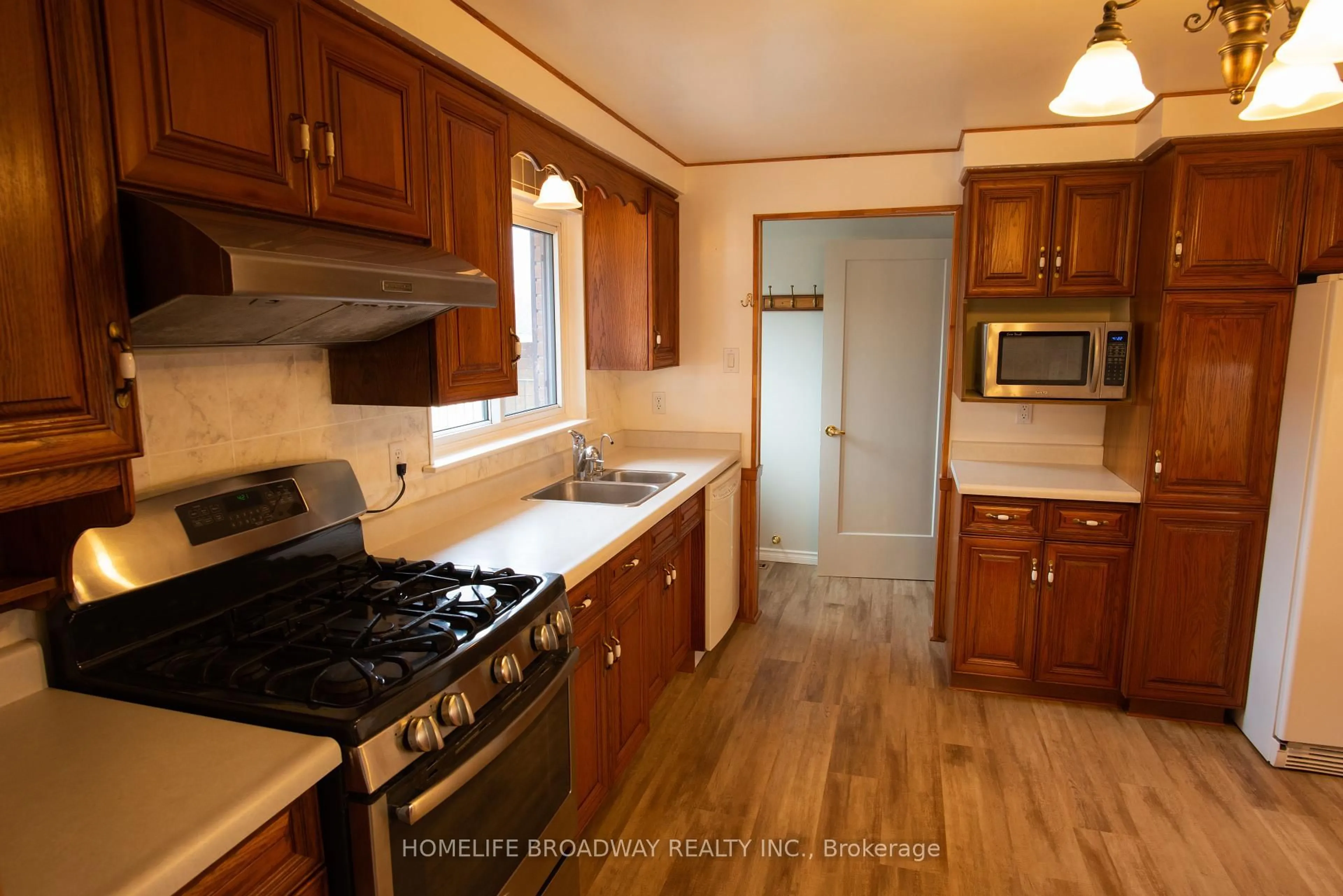 Standard kitchen, unknown for 126 Hazelglen Dr, Kitchener Ontario N2M 2E5