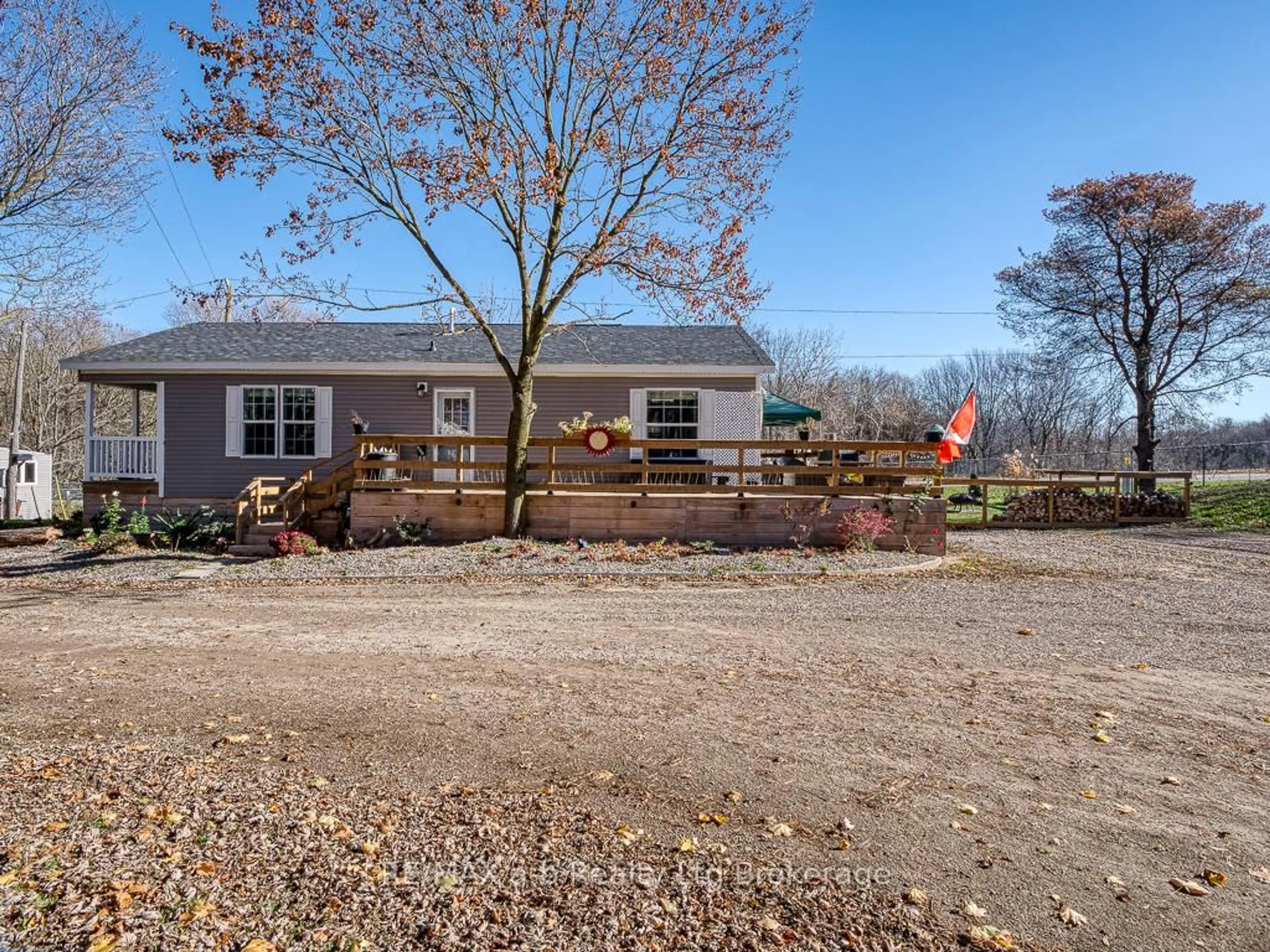 A pic from outside/outdoor area/front of a property/back of a property/a pic from drone, unknown for 99 FOURTH CONCESSION #171, Brant Ontario N0E 1A0