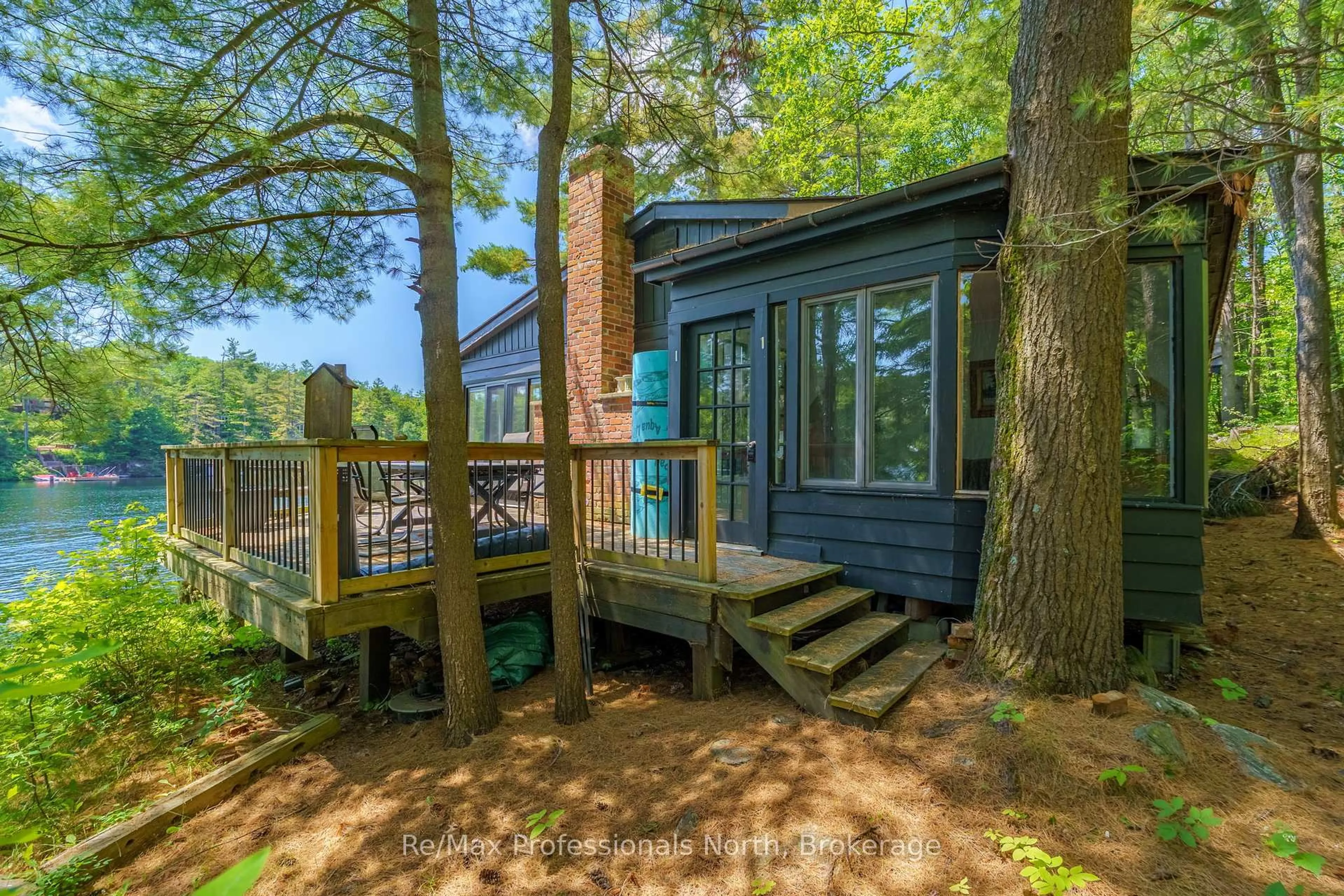 Unknown for 61 Island 26LM Island, Gravenhurst Ontario P1P 1R2