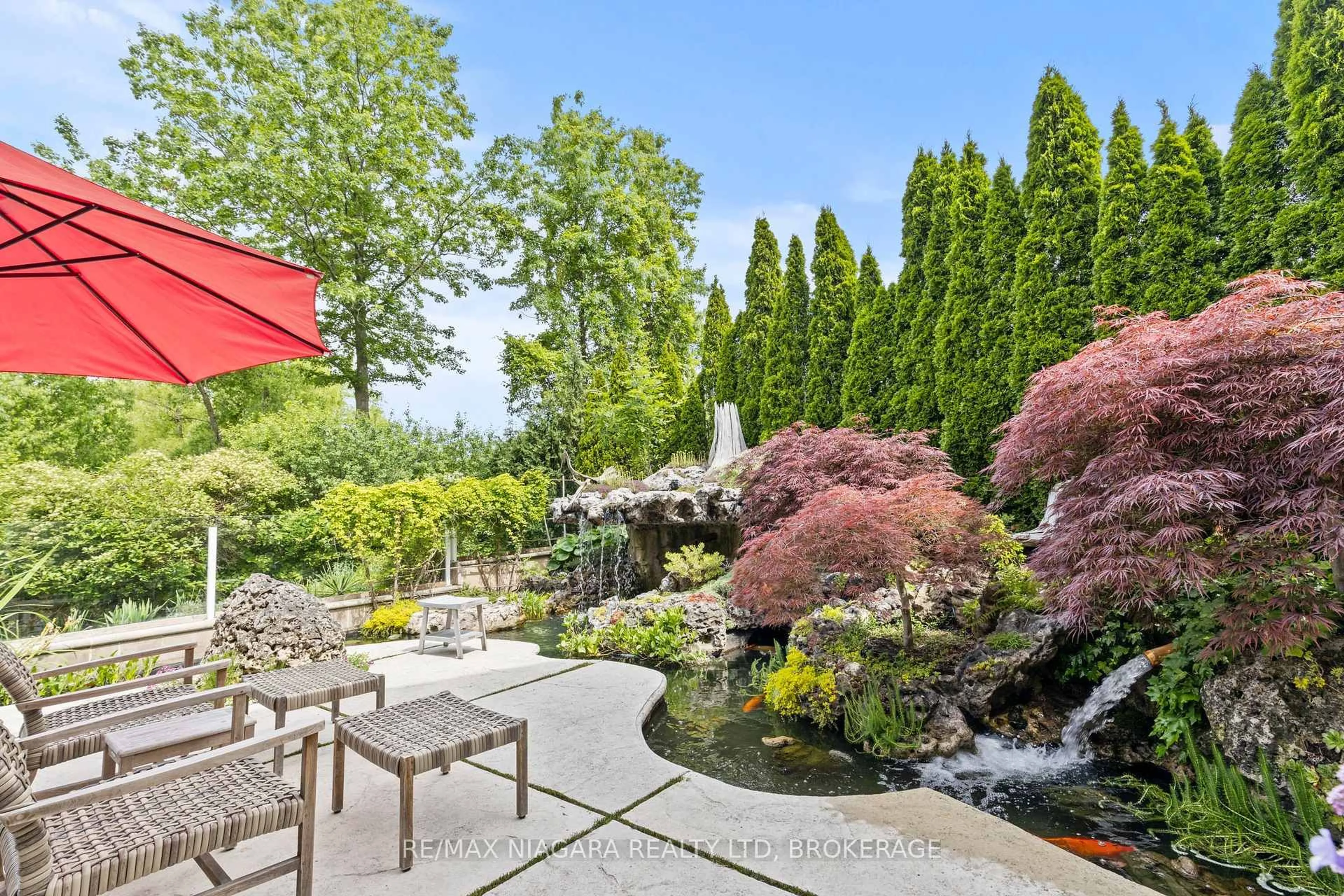 Patio, water/lake/river/ocean view for 8319 VEGTER Crt, Niagara Falls Ontario L2H 3M1