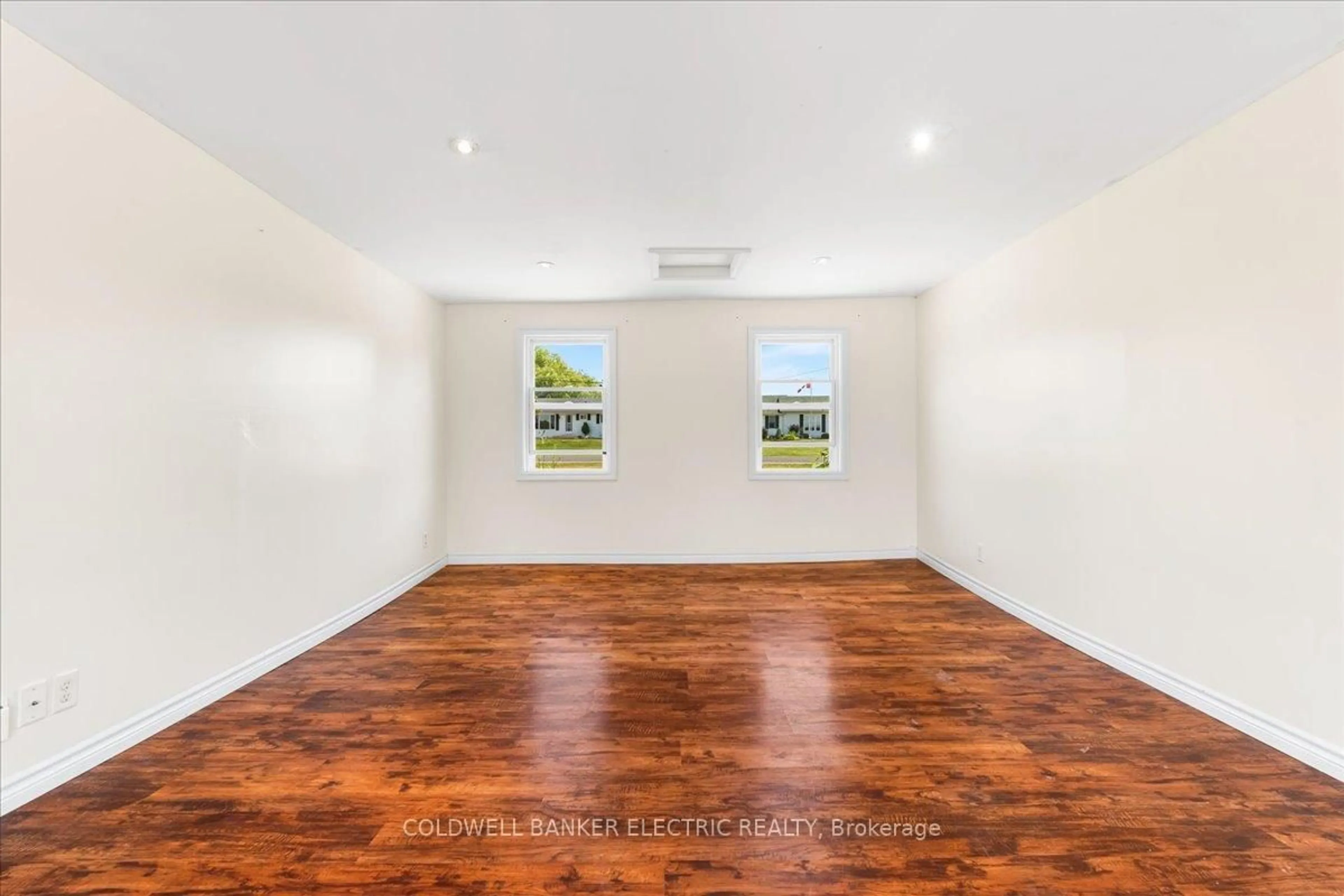 Indoor foyer for 3766 County 3 Rd, Prince Edward County Ontario K0K 1L0