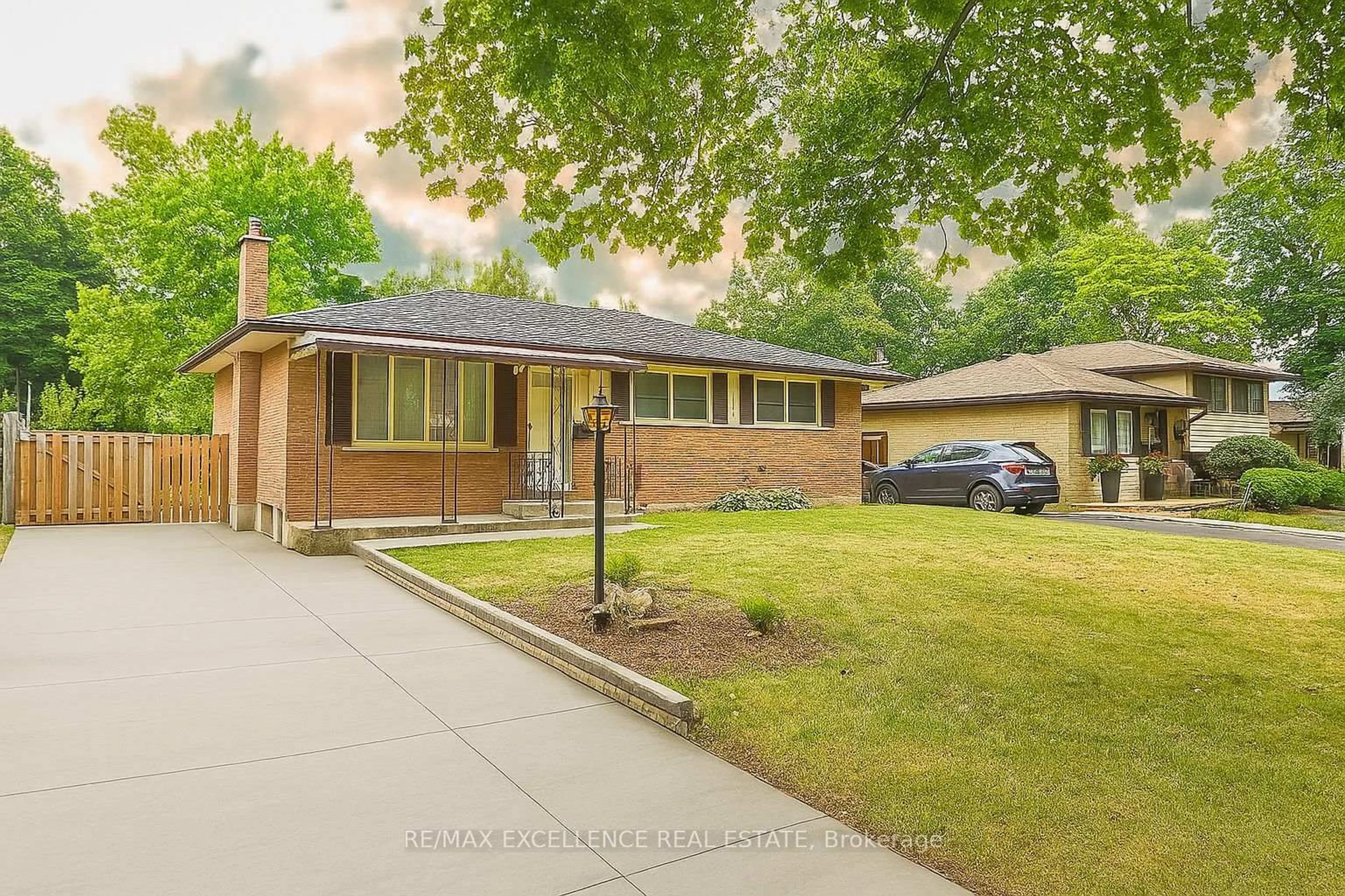 Home with brick exterior material, street for 92 Cayuga Cres, London East Ontario N5V 2W5