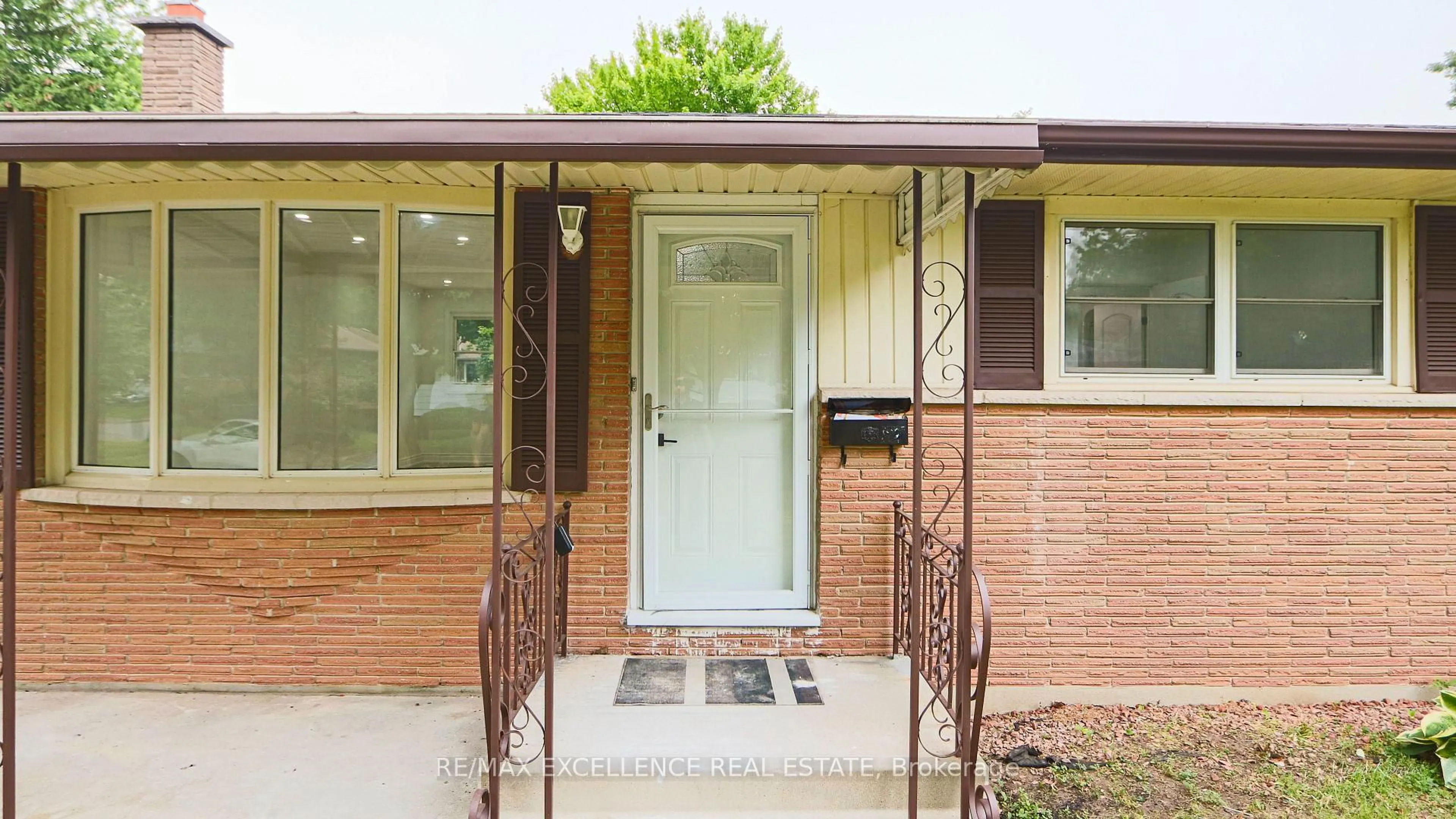 Home with brick exterior material, street for 92 Cayuga Cres, London East Ontario N5V 2W5