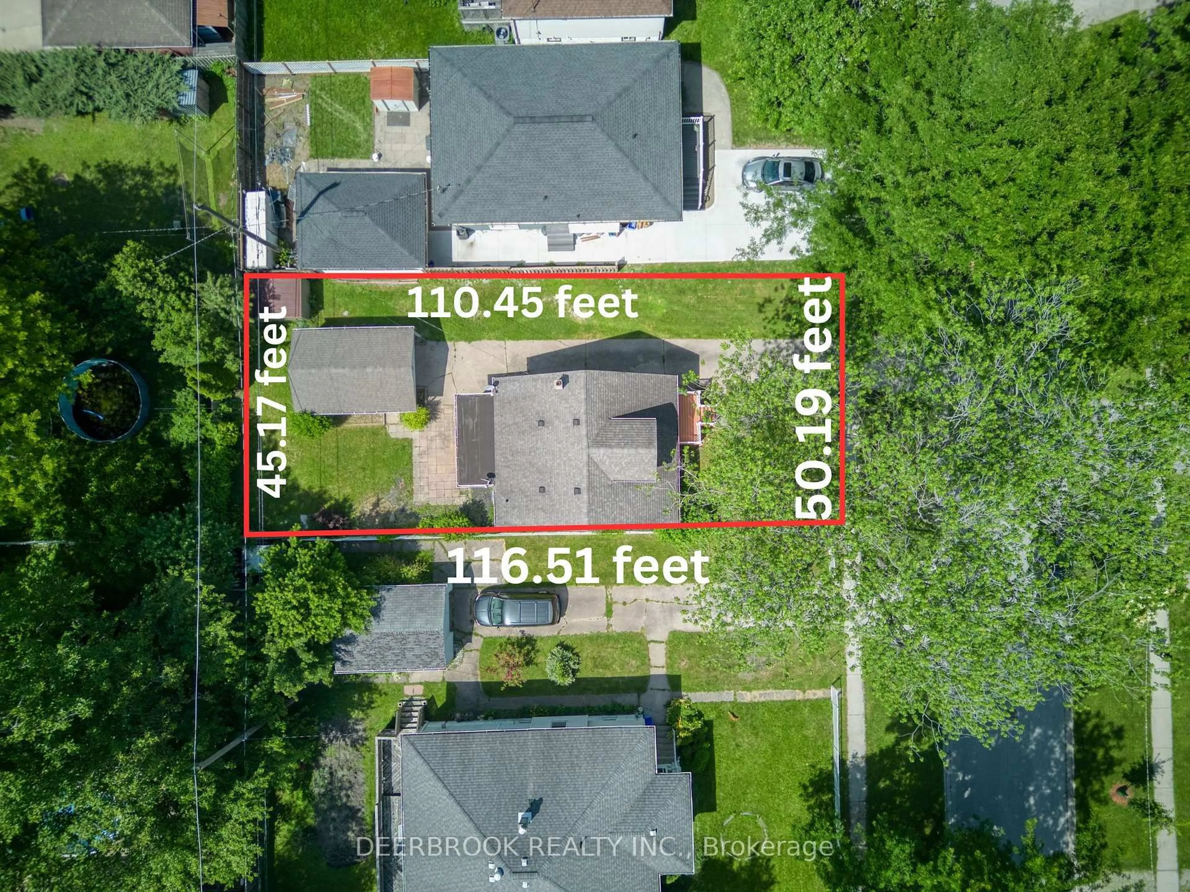 A pic from outside/outdoor area/front of a property/back of a property/a pic from drone, street for 3742 Montcalm St, Windsor Ontario N9C 2A9