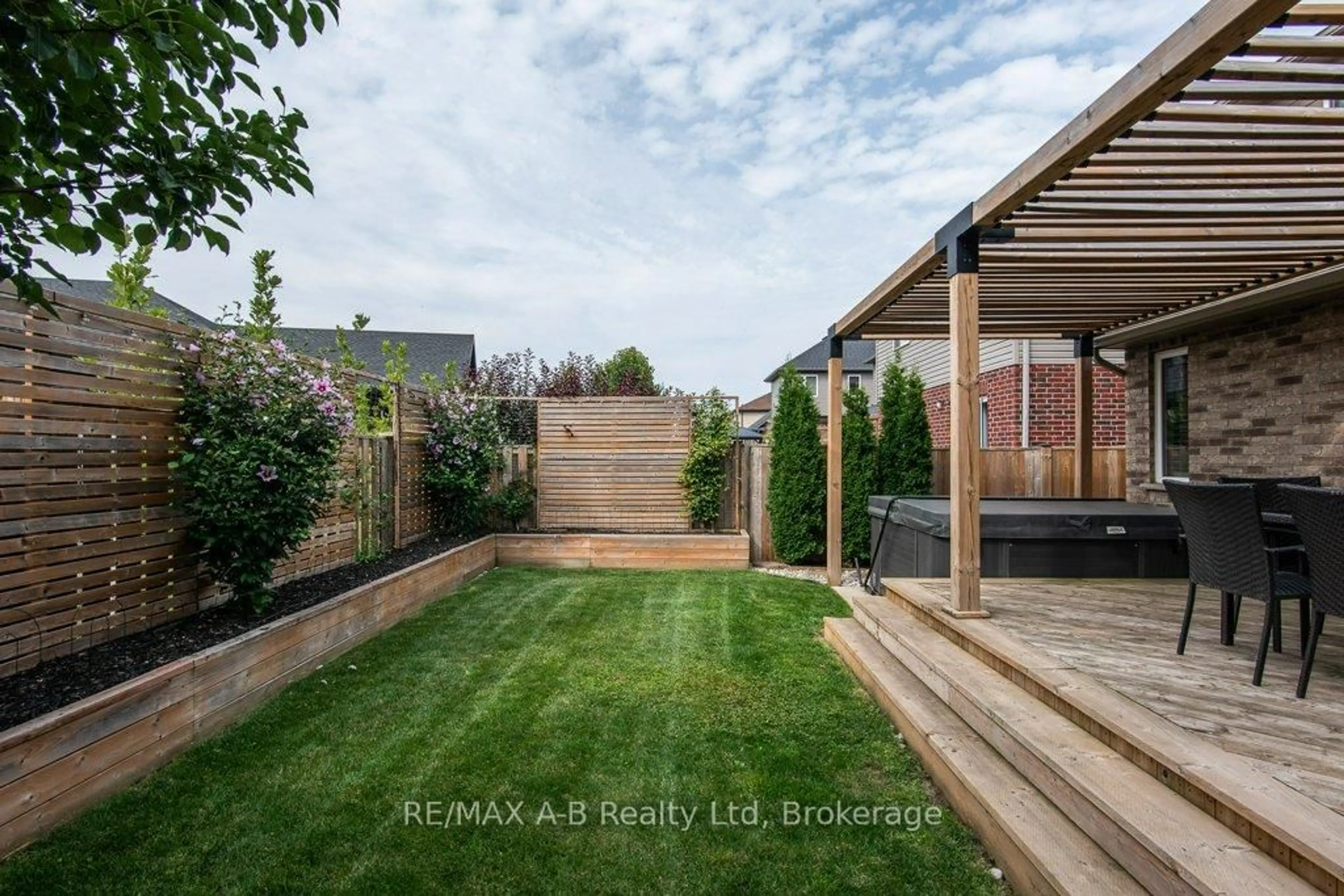 Patio, street for 58 Fraser Dr, Stratford Ontario N5A 0C7