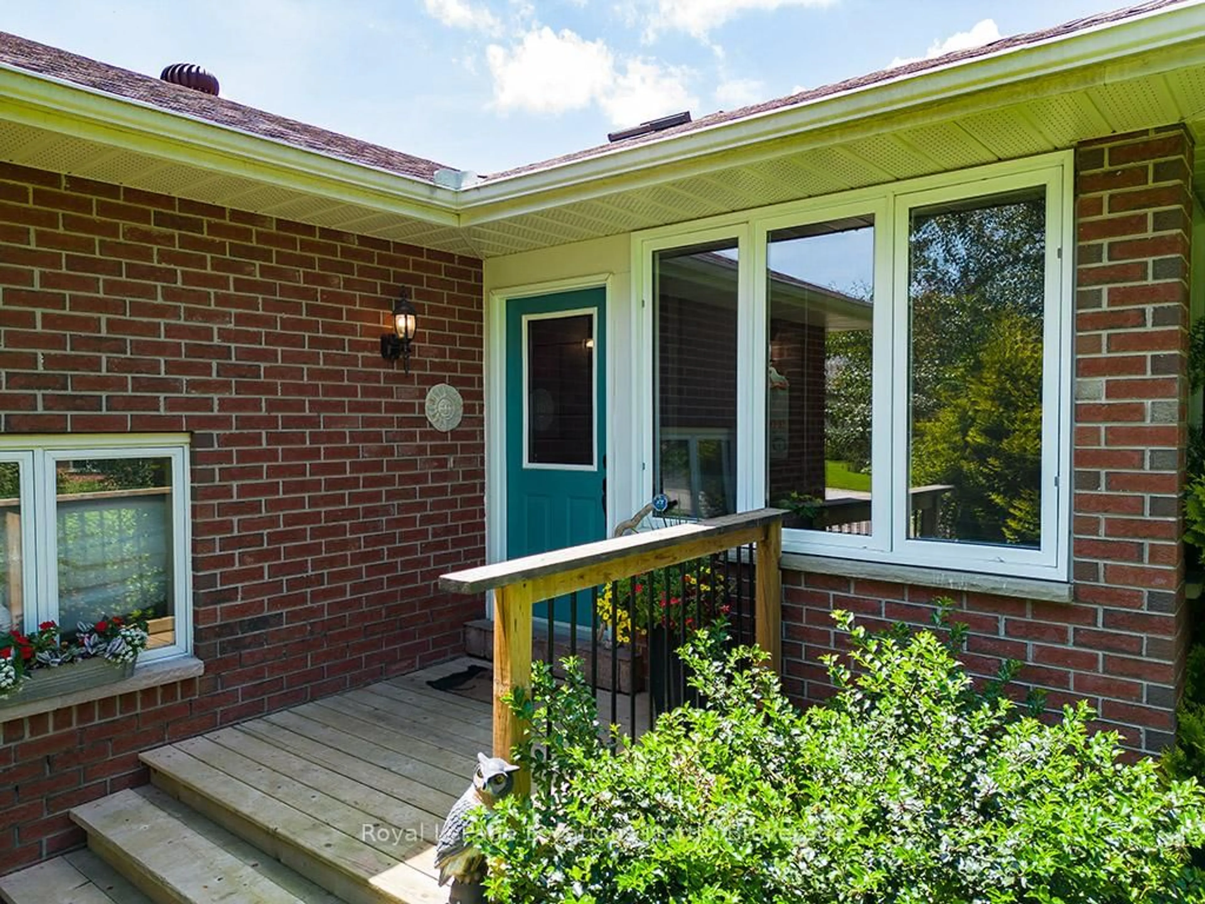 Home with brick exterior material, street for 85 Pollard Dr, Meaford Ontario N4L 1A7