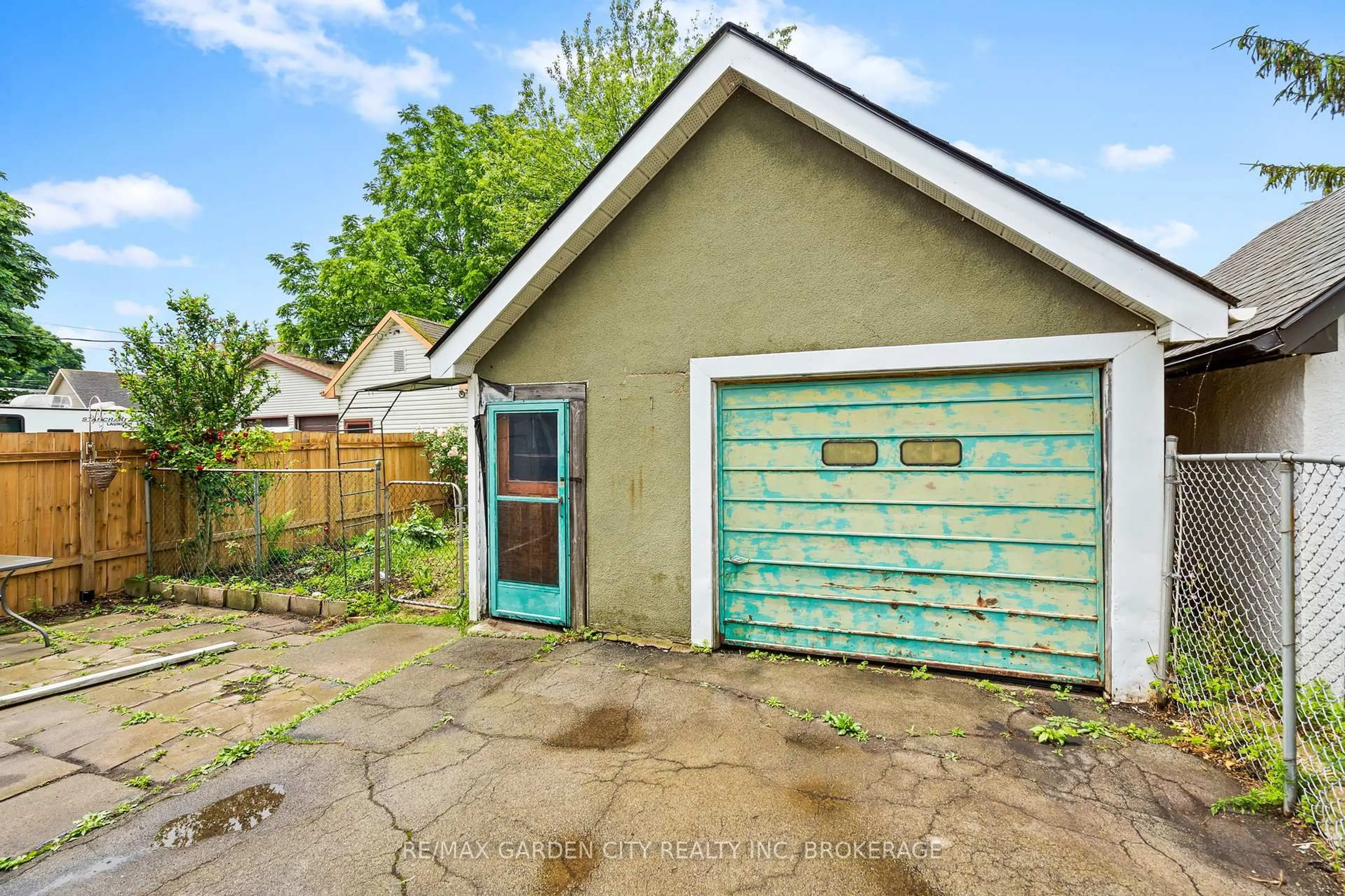 Shed for 236 Davis St, Port Colborne Ontario L3K 1Z3