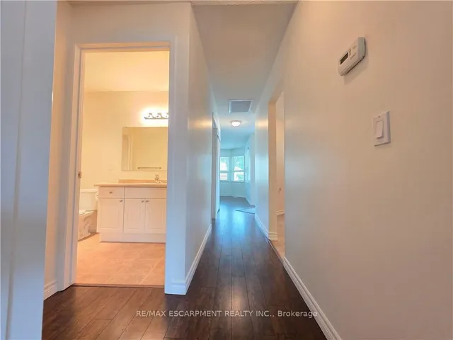 Additional property image - 1 Szollosy Circ