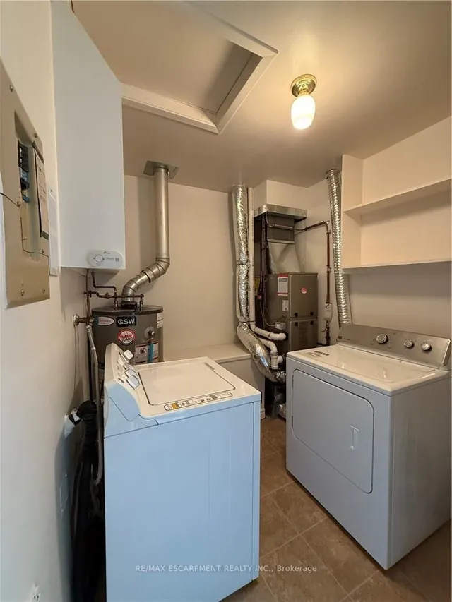 Additional property image - 1 Szollosy Circ