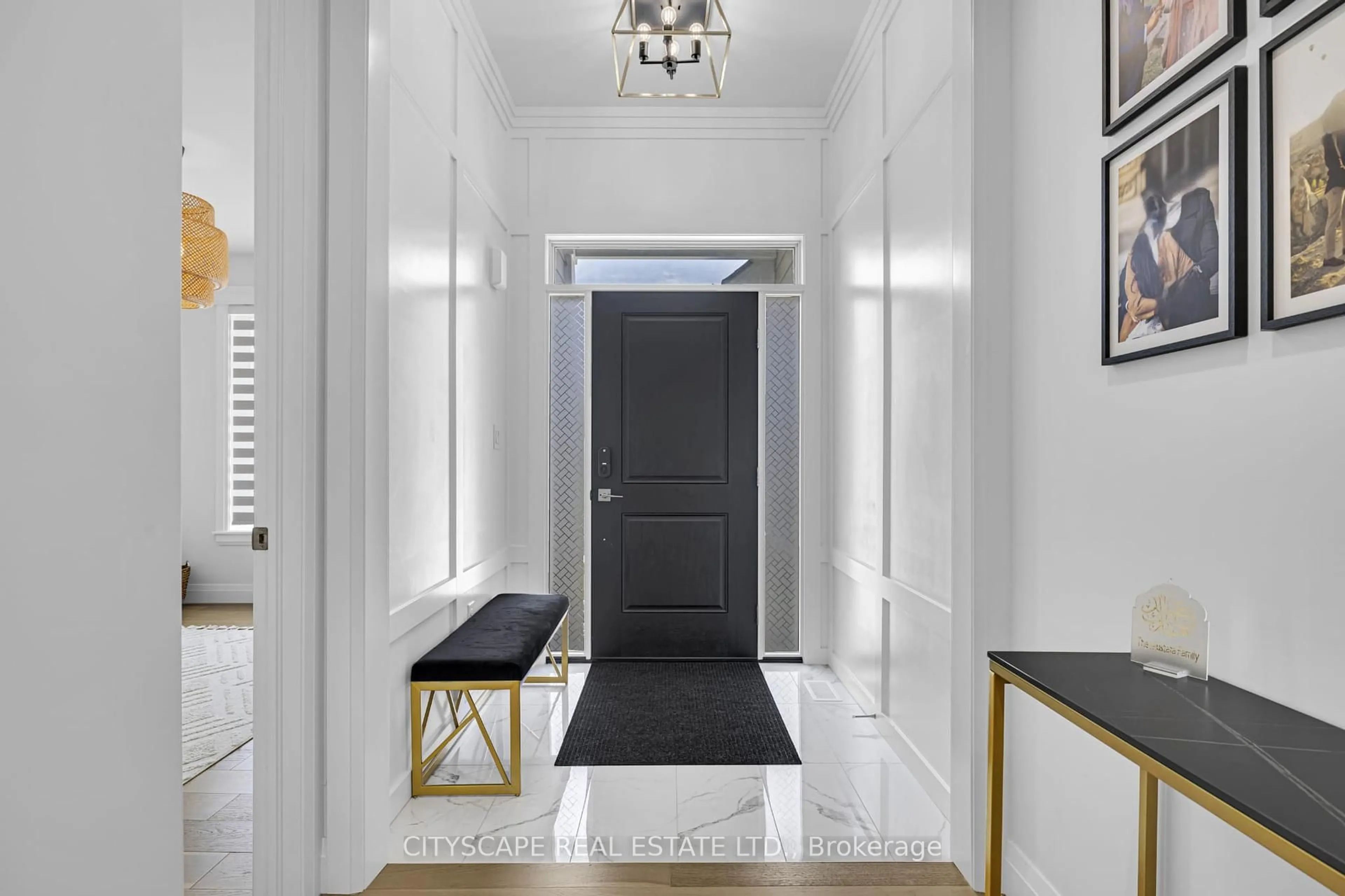 Indoor entryway for 385 Matese St, Lakeshore Ontario N8L 0X5