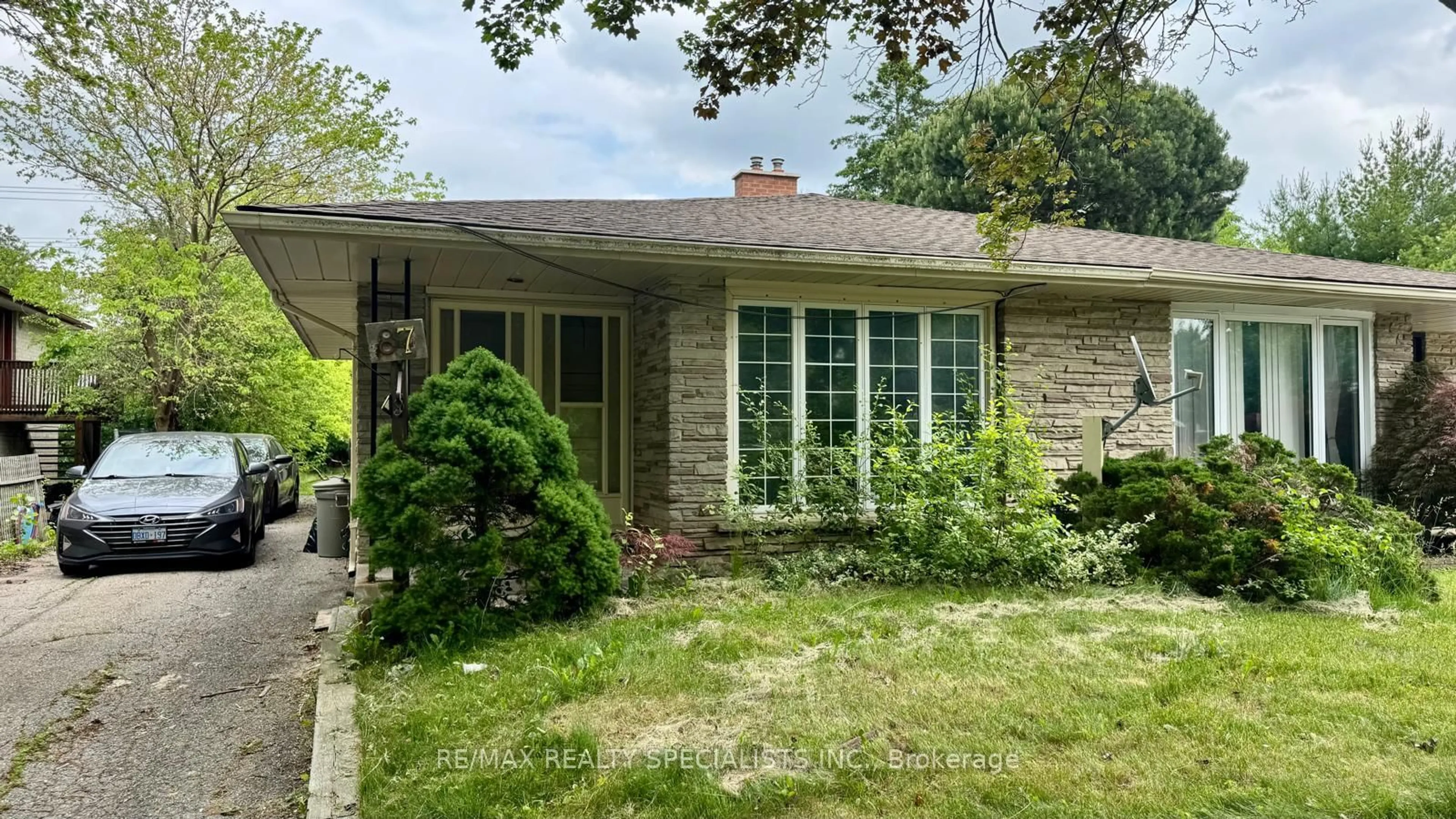 Home with brick exterior material, street for 87 Secord Ave, Kitchener Ontario N2B 2L3