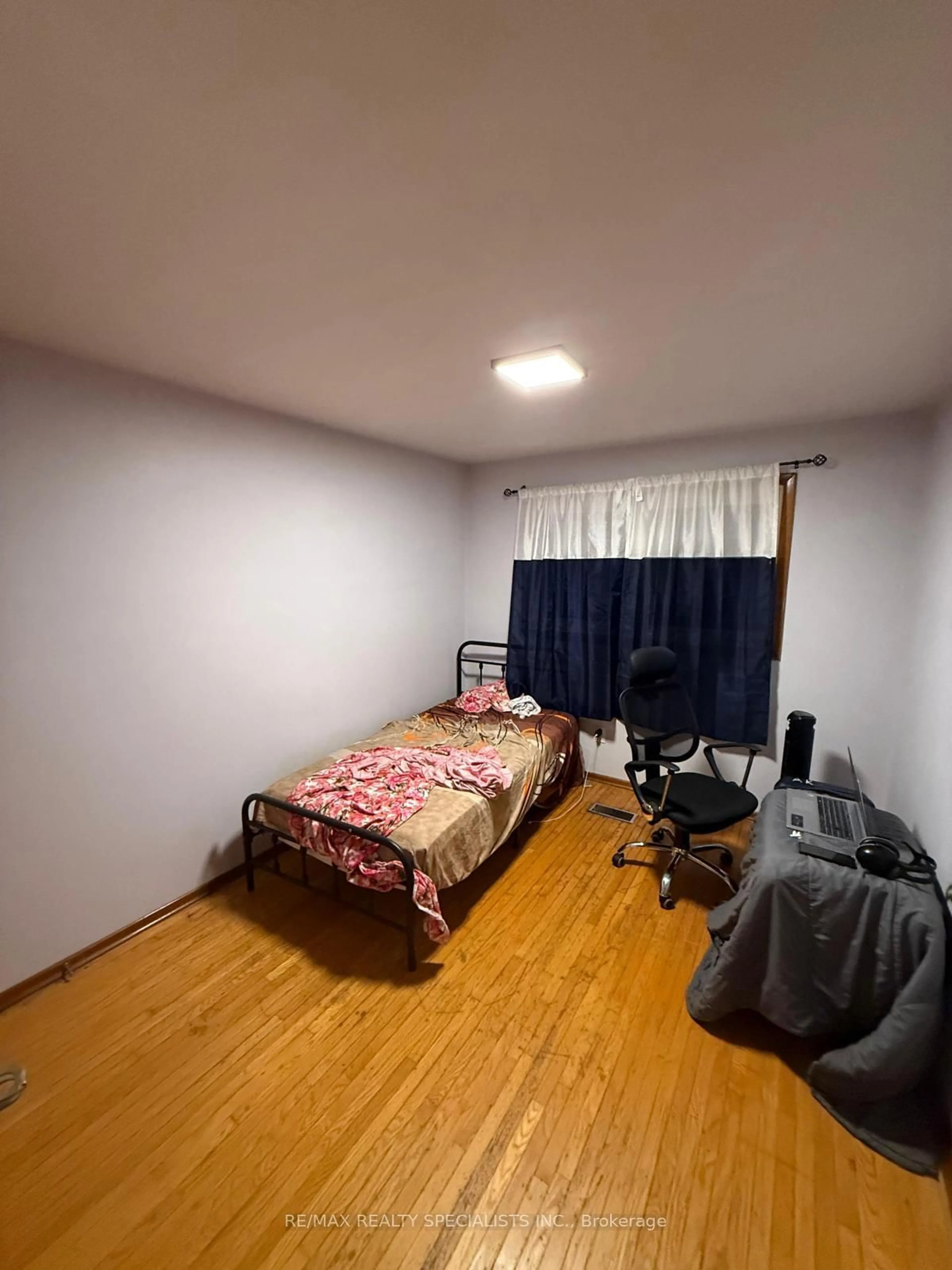A pic of a room for 87 Secord Ave, Kitchener Ontario N2B 2L3