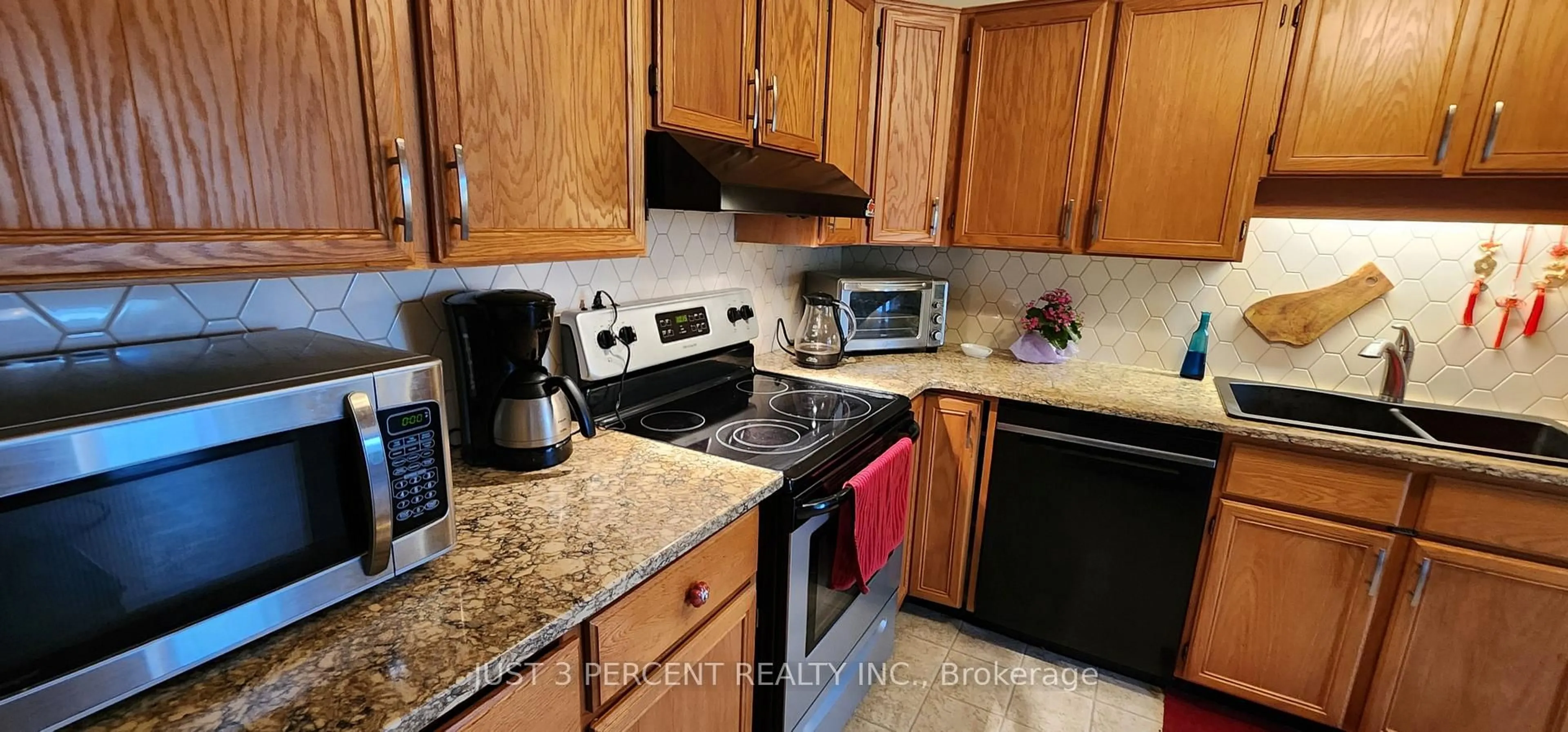Standard kitchen, unknown for 36 Champlain Cres #26, Peterborough North Ontario K9L 1T1