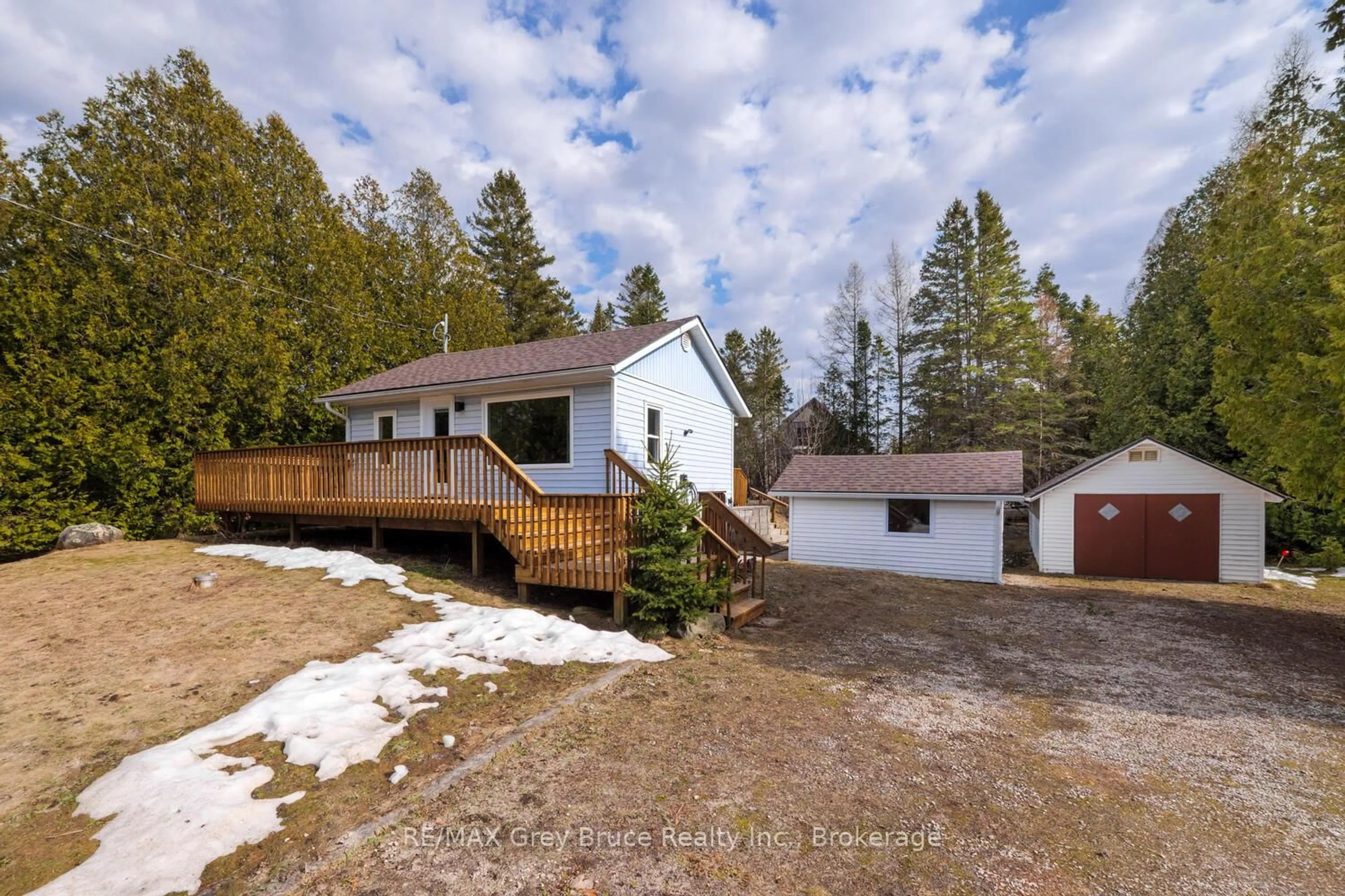 A pic from outside/outdoor area/front of a property/back of a property/a pic from drone, unknown for 861 Pike Bay Rd, Northern Bruce Peninsula Ontario N0H 2T0