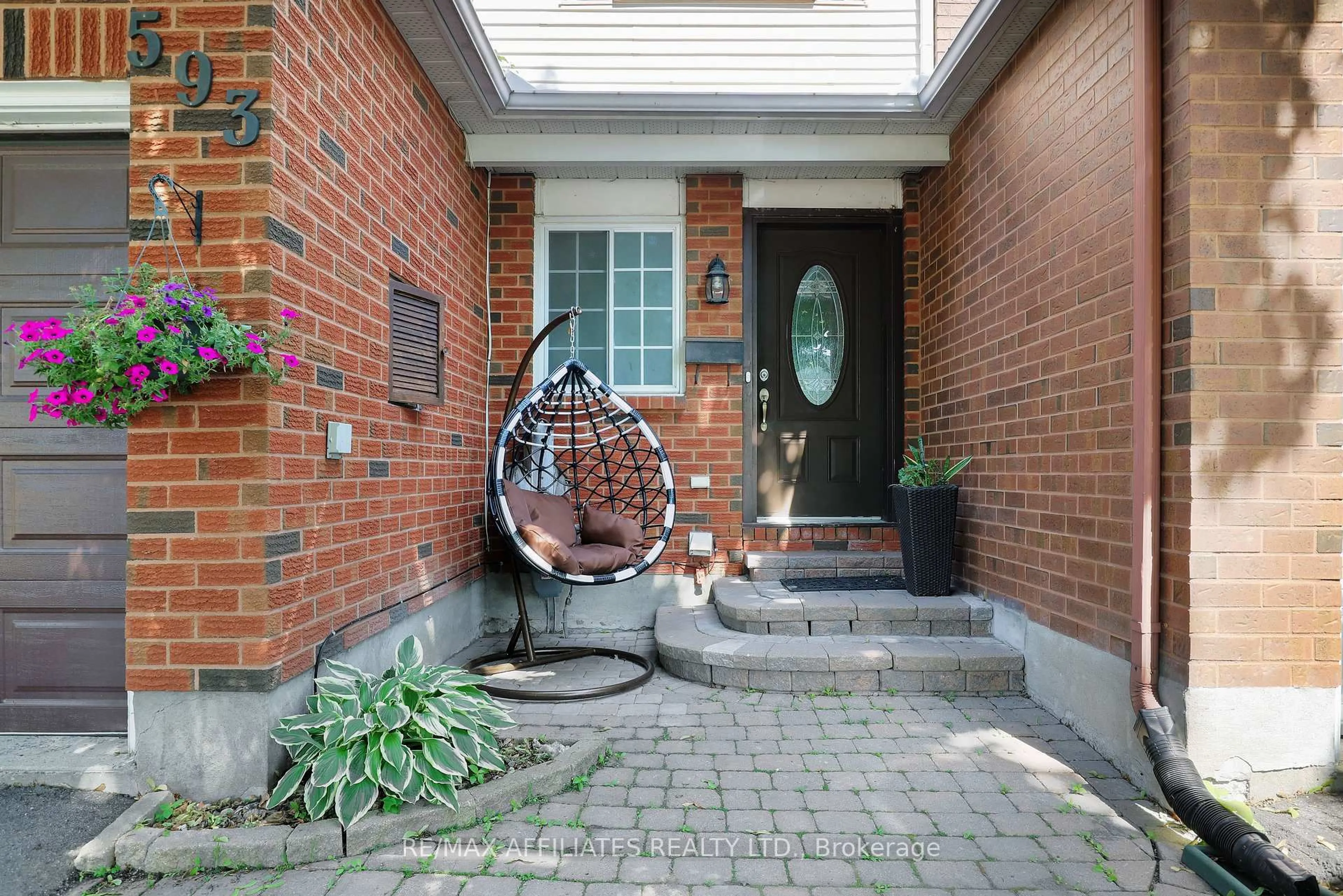 Unknown for 593 Latour Cres, Ottawa Ontario K4A 1P3