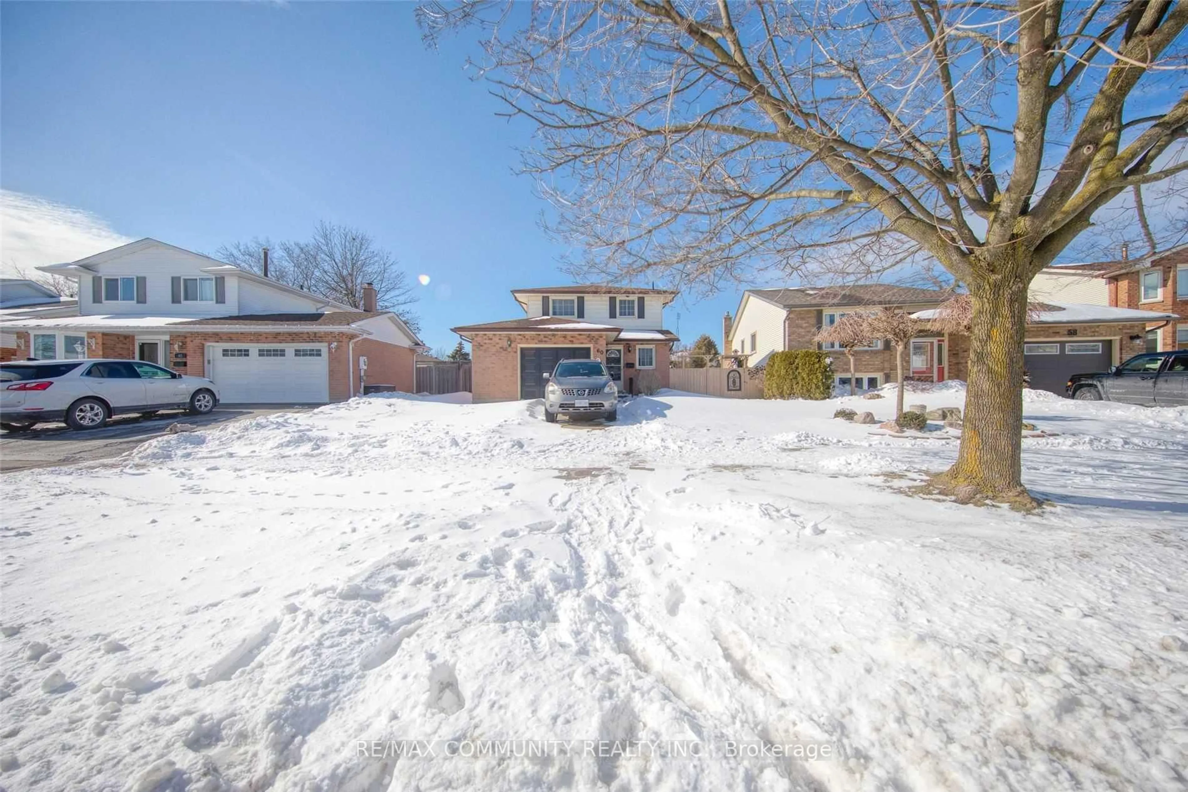 A pic from outside/outdoor area/front of a property/back of a property/a pic from drone, street for 60 Keefer Rd, Thorold Ontario L2V 4T4