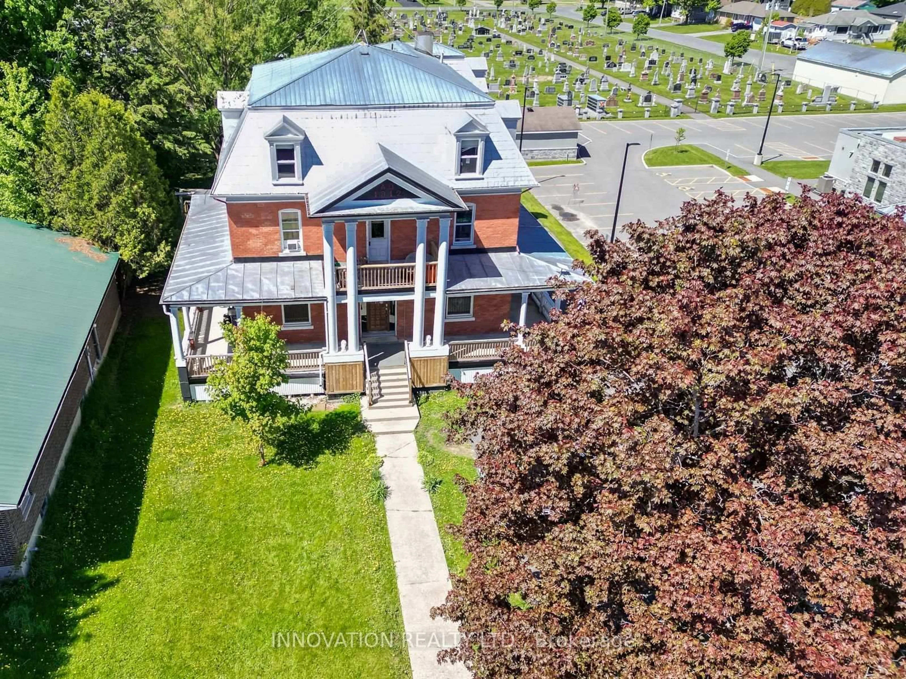 A pic from outside/outdoor area/front of a property/back of a property/a pic from drone, street for 4550 Ste-Catherine St, The Nation Ontario K0C 2B0