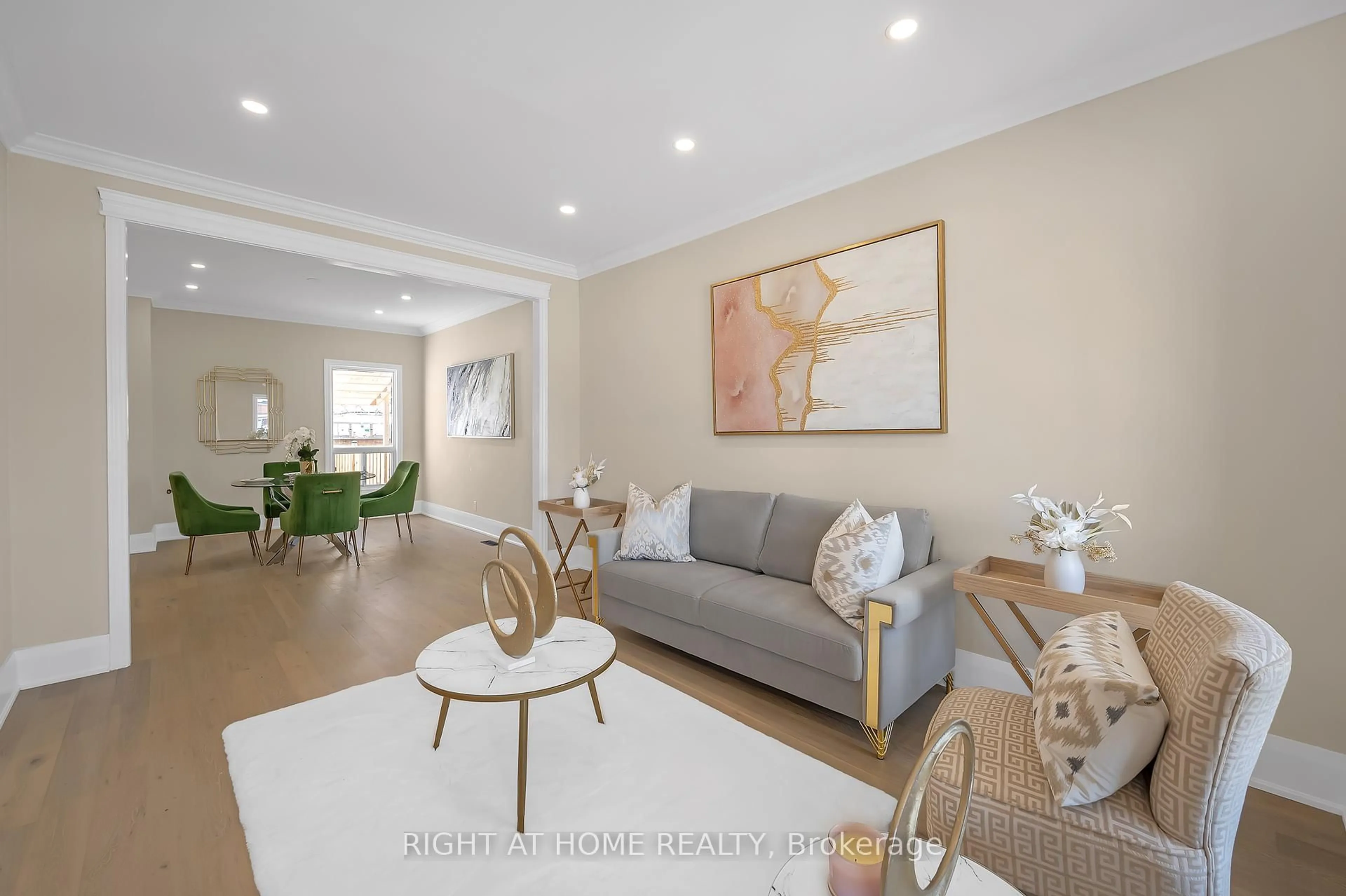 Living room with furniture, unknown for 98 Birch Ave, Hamilton Ontario L8L 6H7